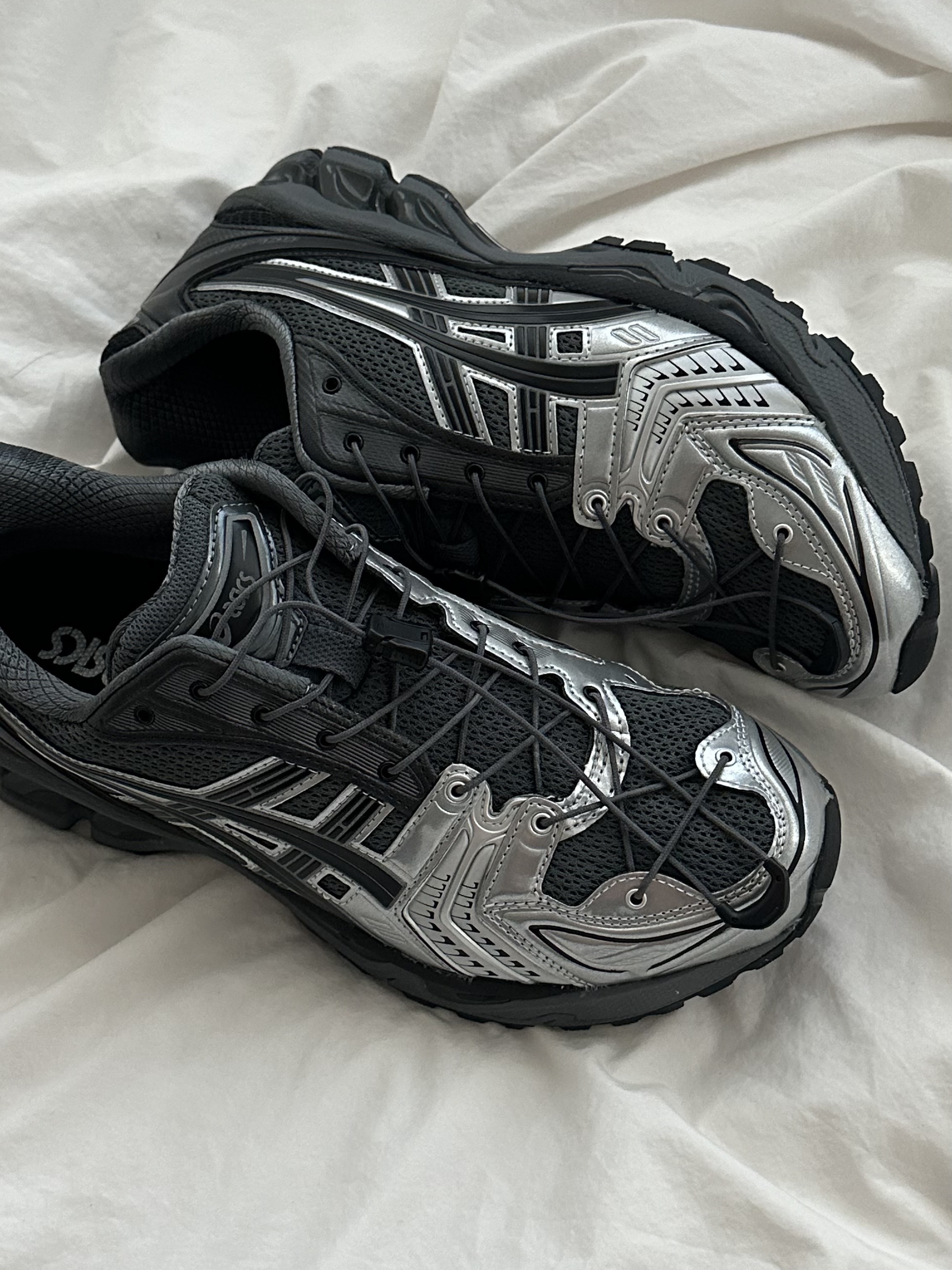 Asics x Unaffected Gel-Kayano 14 Silver Moon 착용 스타일