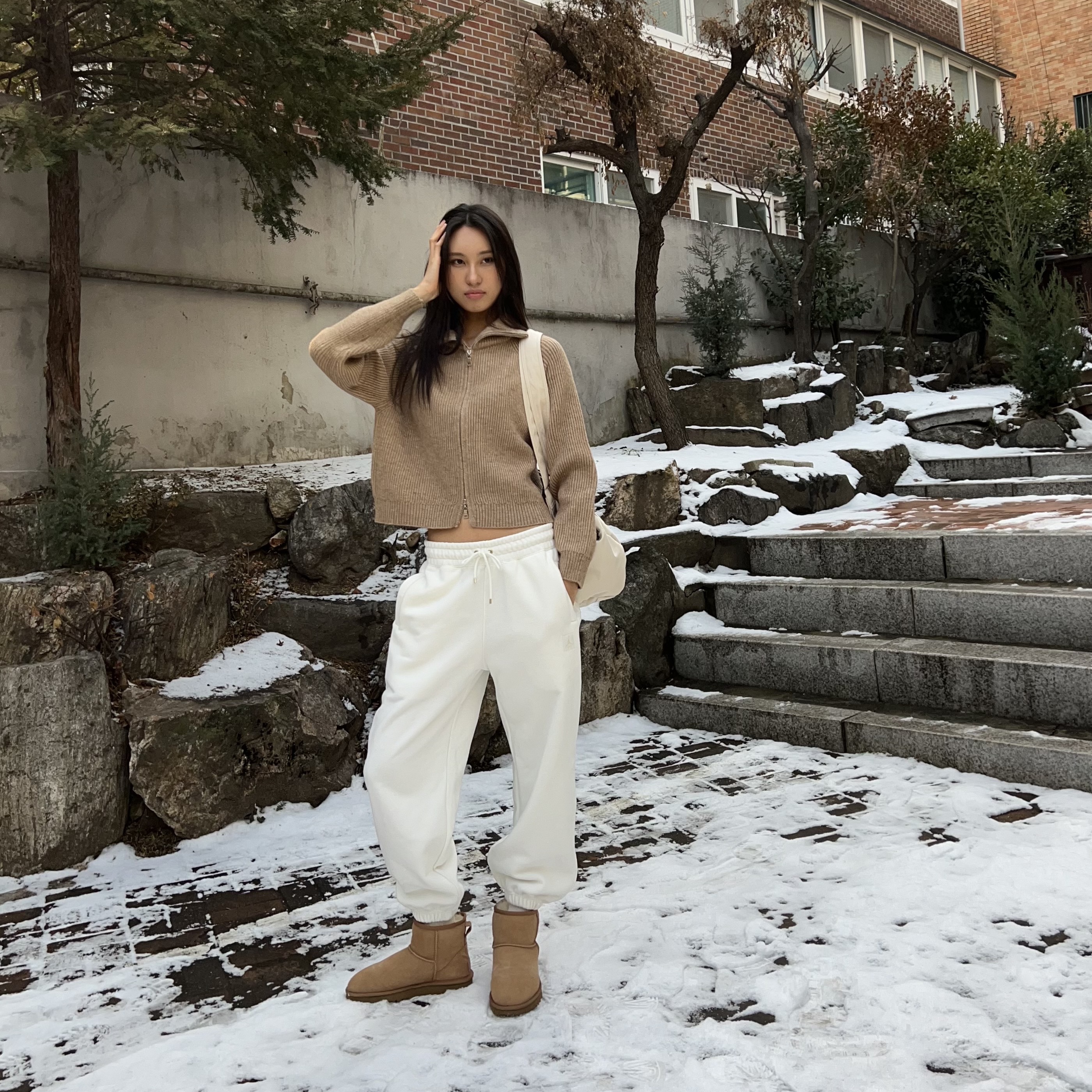 (W) UGG Classic Mini II Boots Chestnut 착용 스타일 - 2