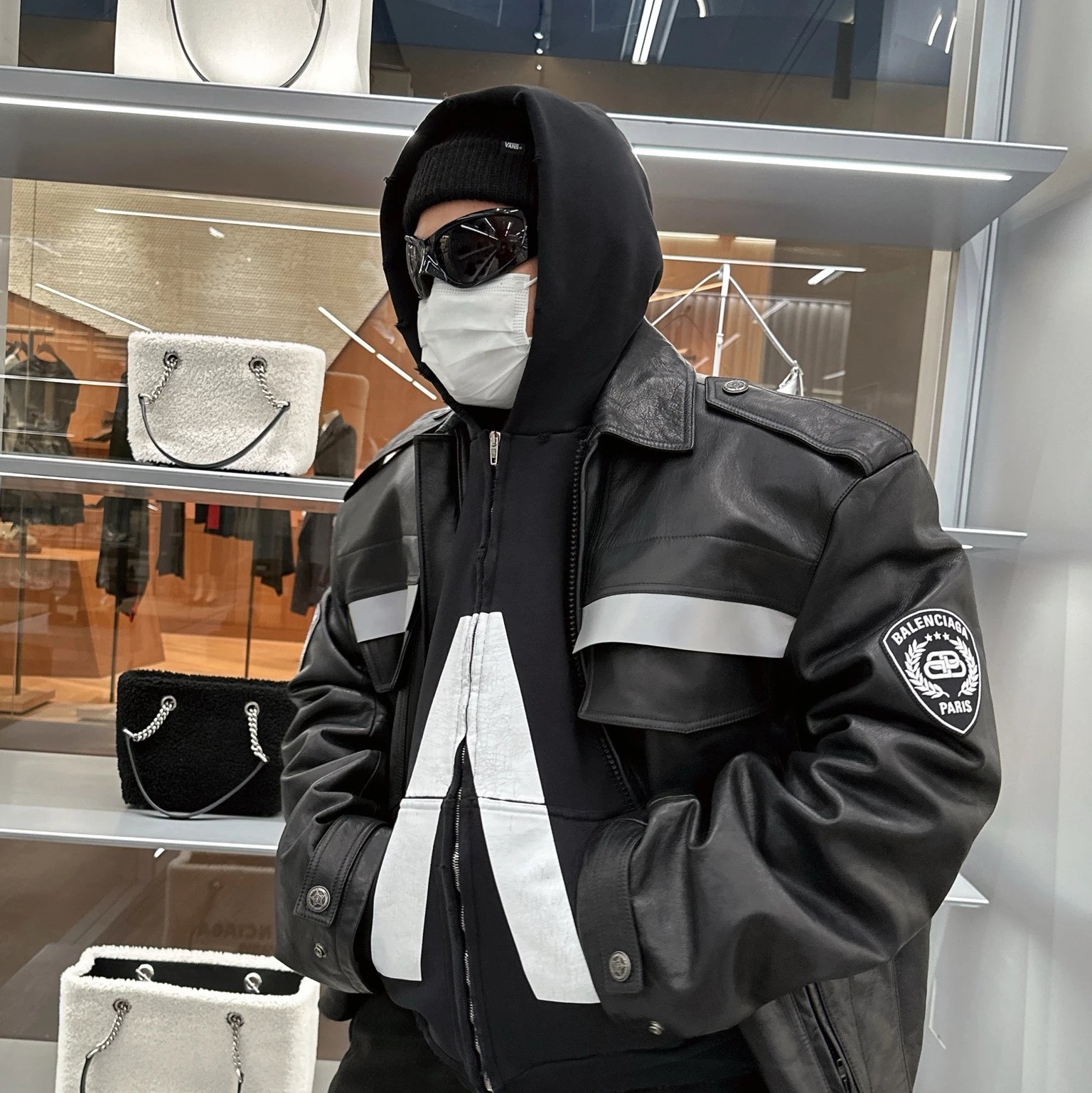 Balenciaga Paris Uniform Jacket Black, Balenciaga Music Archive Series Connected Zip Up Hoodie Medium Fit Black White 착용 스타일