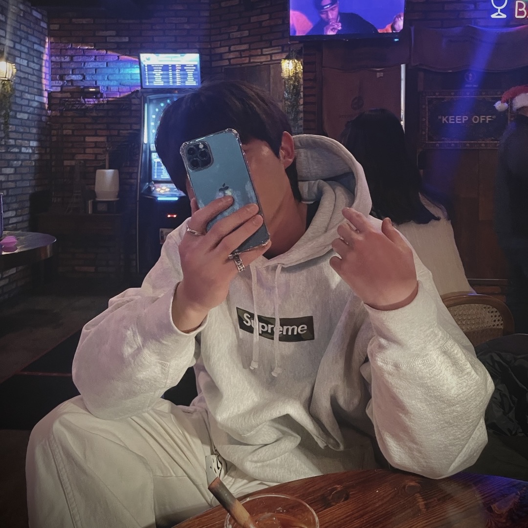Supreme Box Logo Hooded Sweatshirt Ash Grey - 23FW, Supreme Hanes Boxer Briefs Black (4 Pack) 착용 스타일