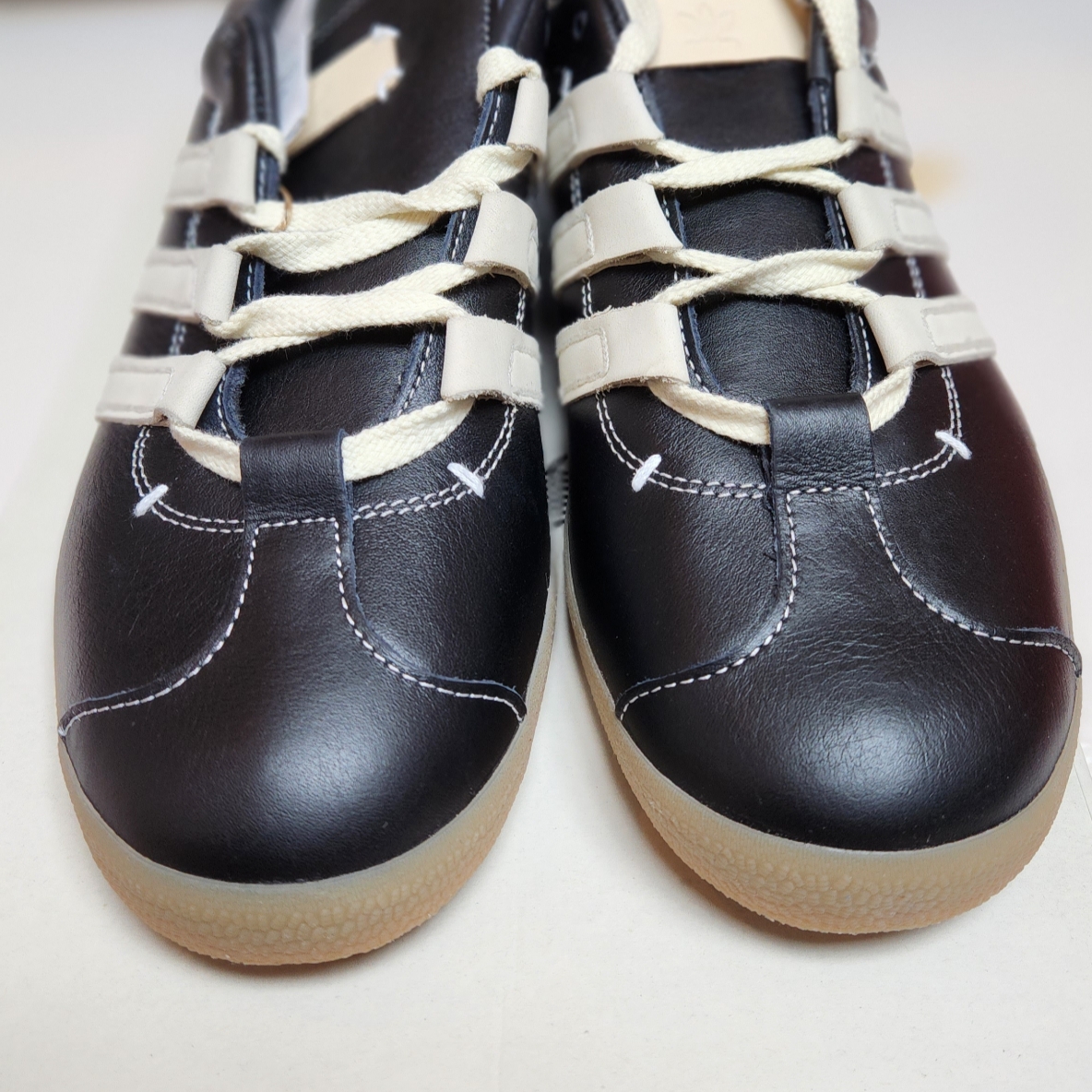 Adidas x Foot Industry Gazelle Core Black Cream White 착용 스타일 - 1