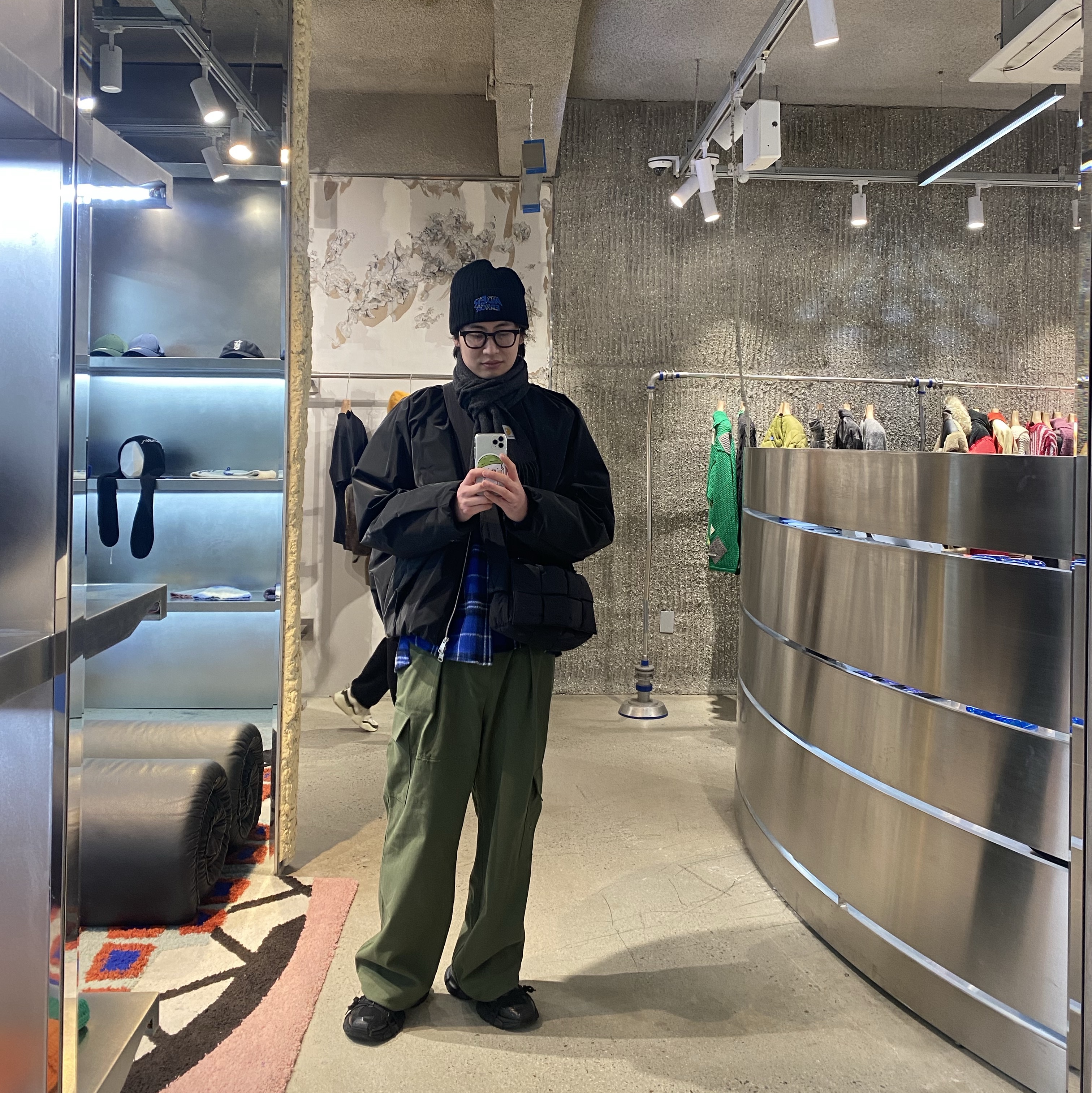Balenciaga 3XL Sneakers Black, Ader Error Kavo Puffer Jacket Noir 착용 스타일 - 1