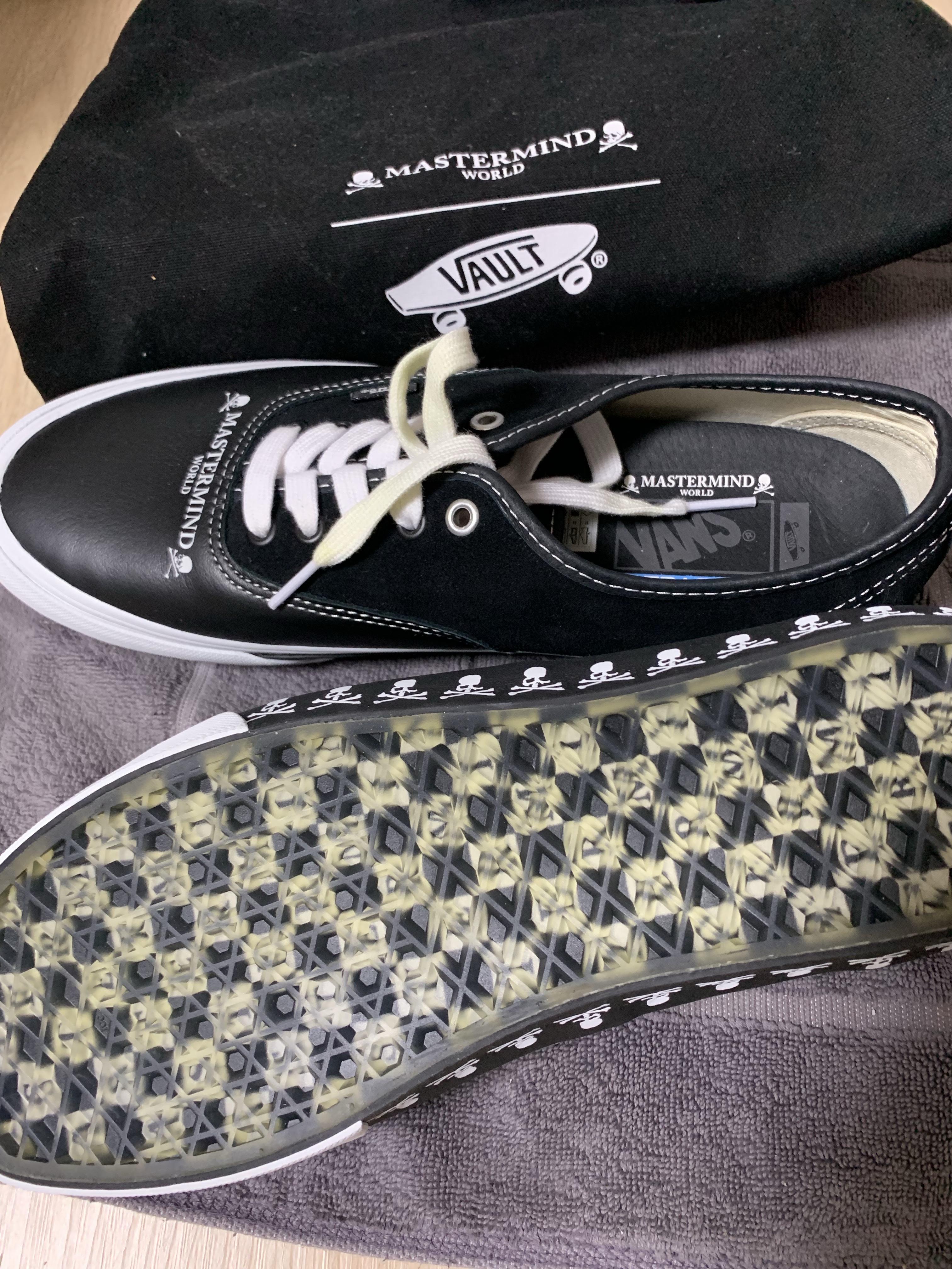 Vans Vault x Mastermind World Authentic LX Black 착용 스타일 - 3