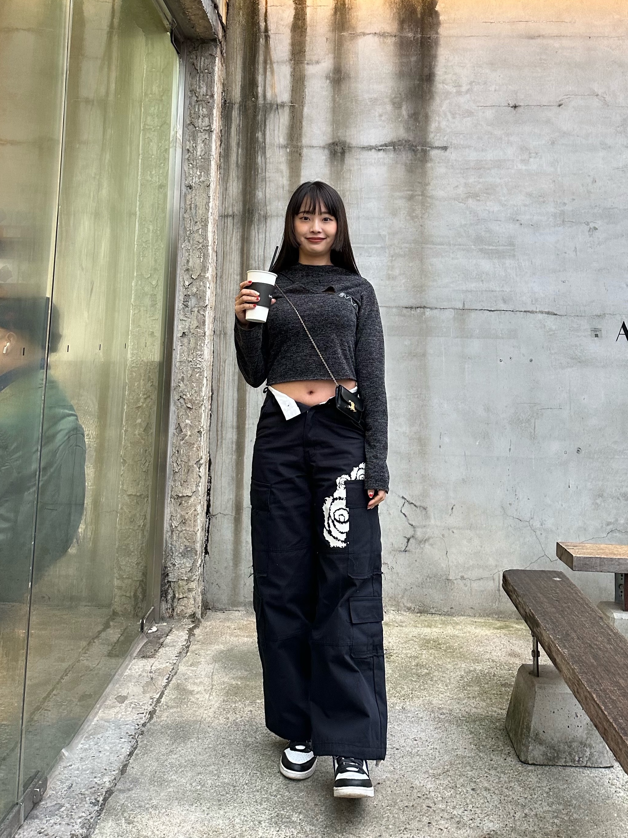 Nike x Ambush Dunk High Black, Celine Card Holder with Flap in Shiny Calfskin Black 착용 스타일 - 5