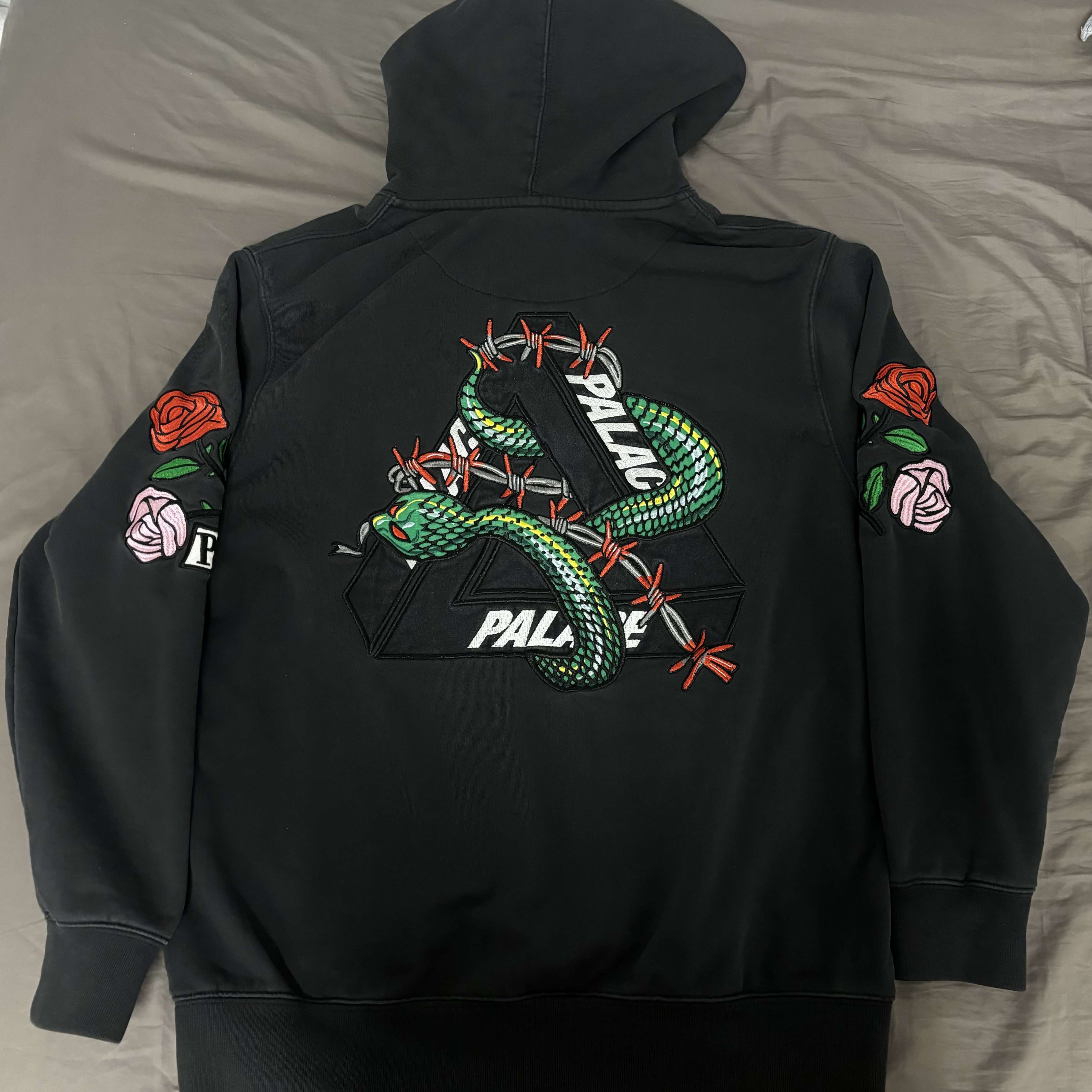 Palace Hesh Mit Fresh Hood Black - 20SS 착용 스타일