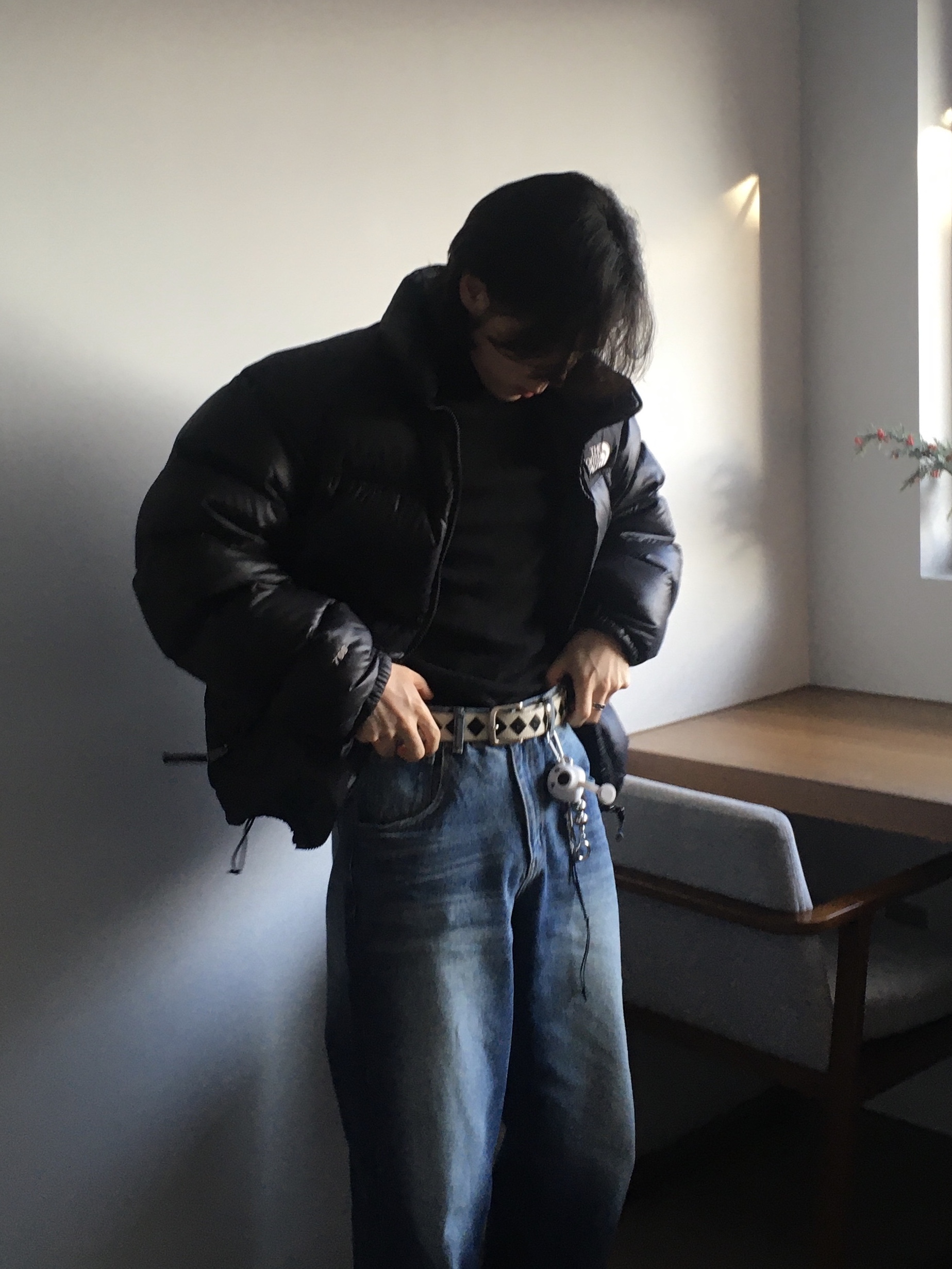 Stussy Argyle Stitch Leather Belt Cream, The North Face 1996 Eco Nuptse Jacket Black 착용 스타일