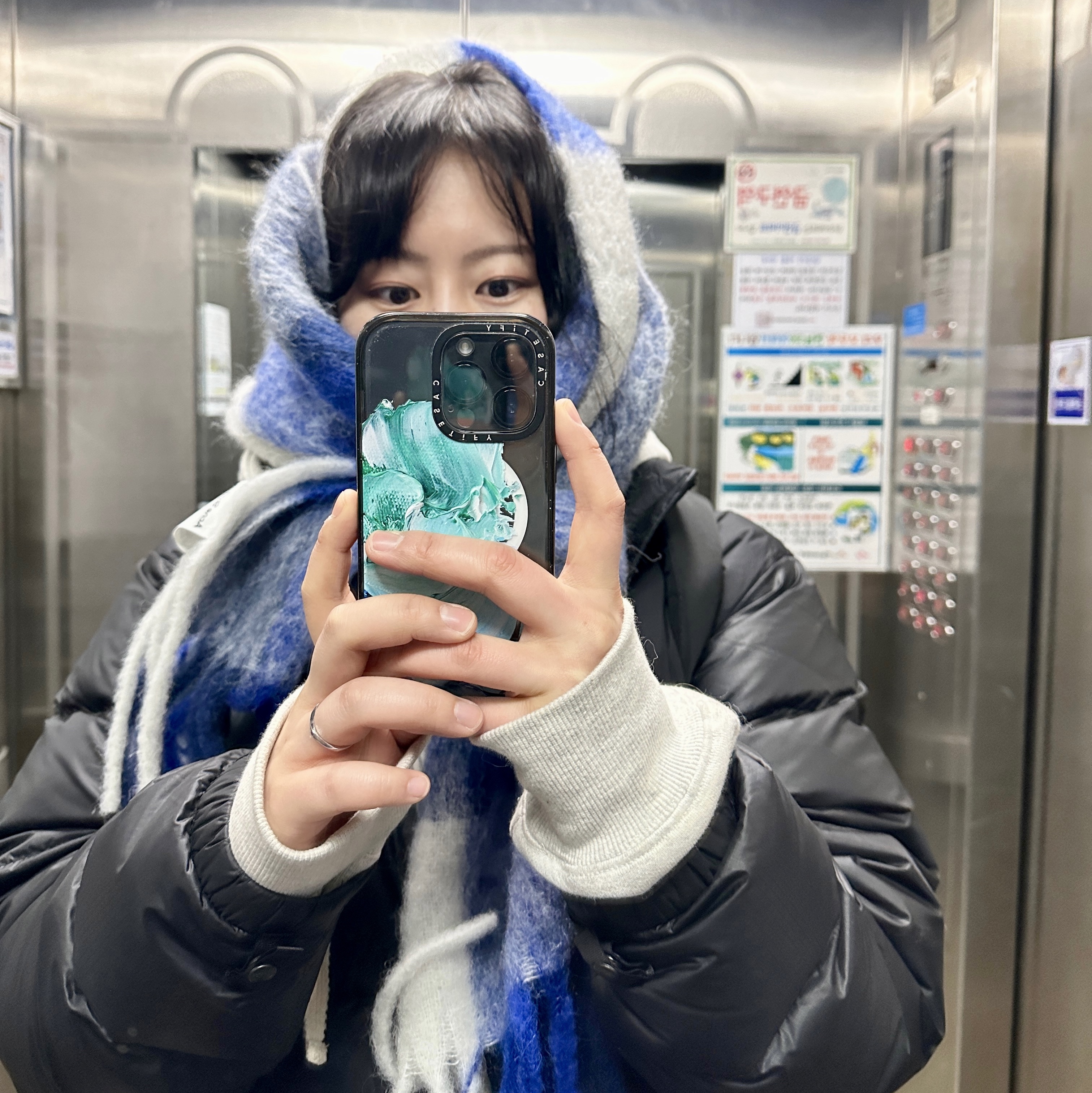Acne Studios Mohair Check Muffler White Grey Royal Blue, The North Face 1996 Retro Nuptse Down Jacket TNF Black 착용 스타일 - 1