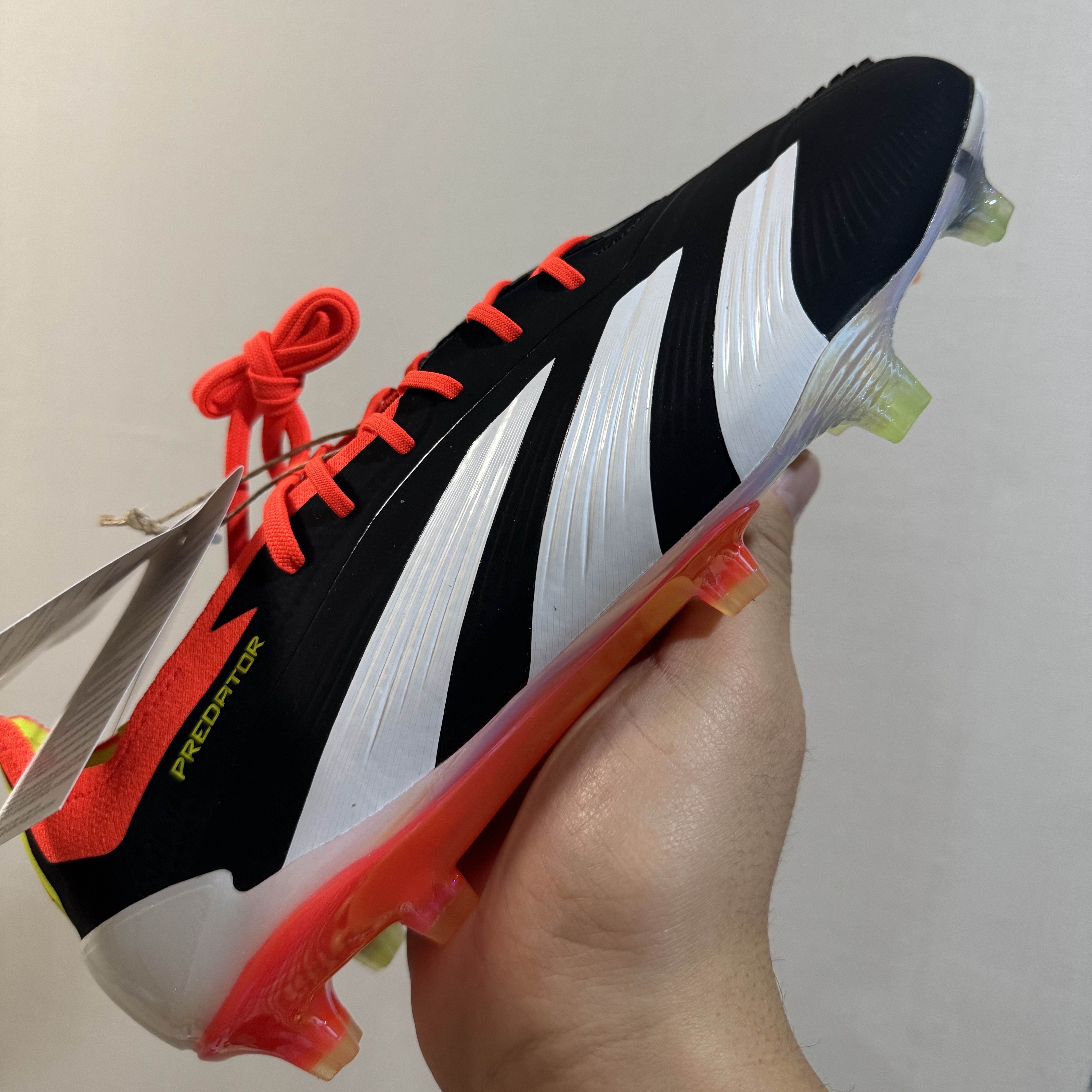 Adidas Predator Elite FT FG Core Black Solar Red 착용 스타일