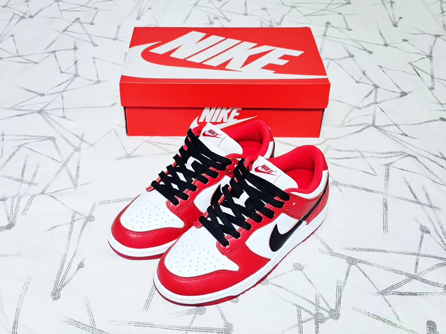 Nike Dunk Low SP White and University Red 2023 착용 스타일 - 1