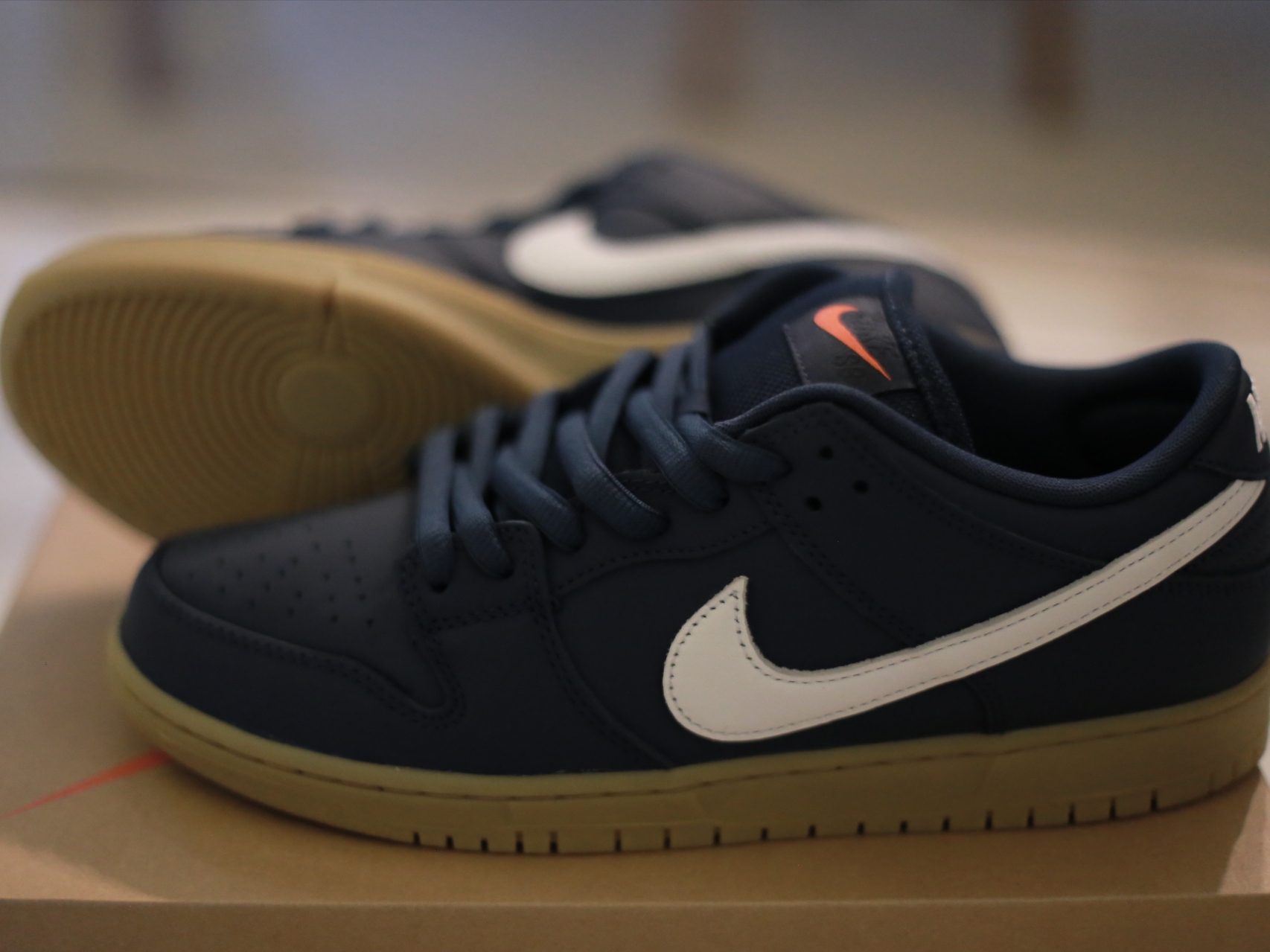 Nike SB Dunk Low Pro Navy Gum 착용 스타일 - 4