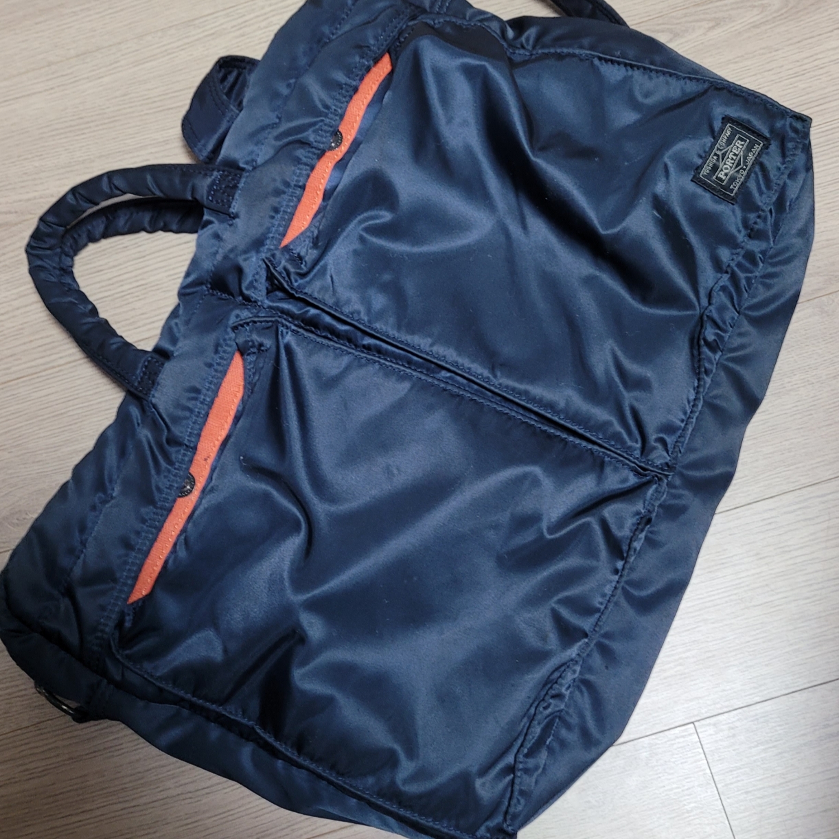 Porter Tanker 2Way Briefcase Iron Blue 착용 스타일