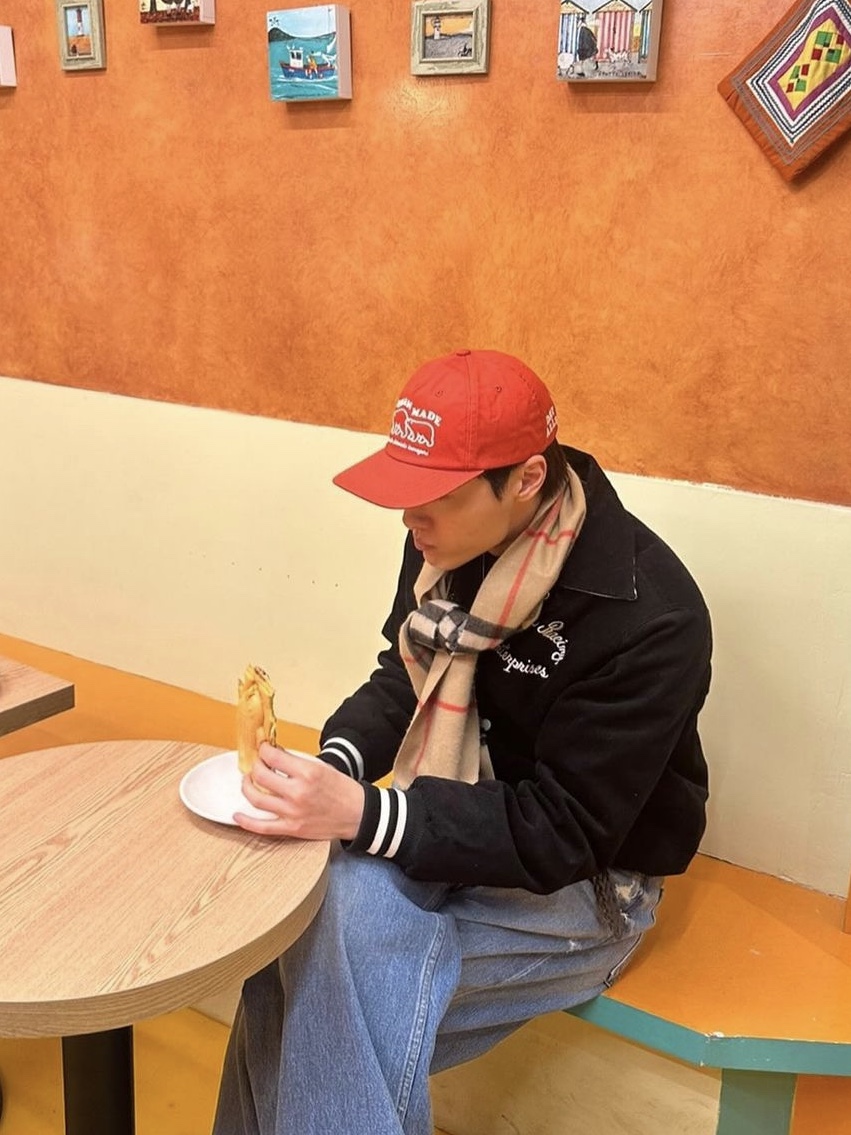 Human Made 5 Panel Cap #2 Red 착용 스타일 - 3