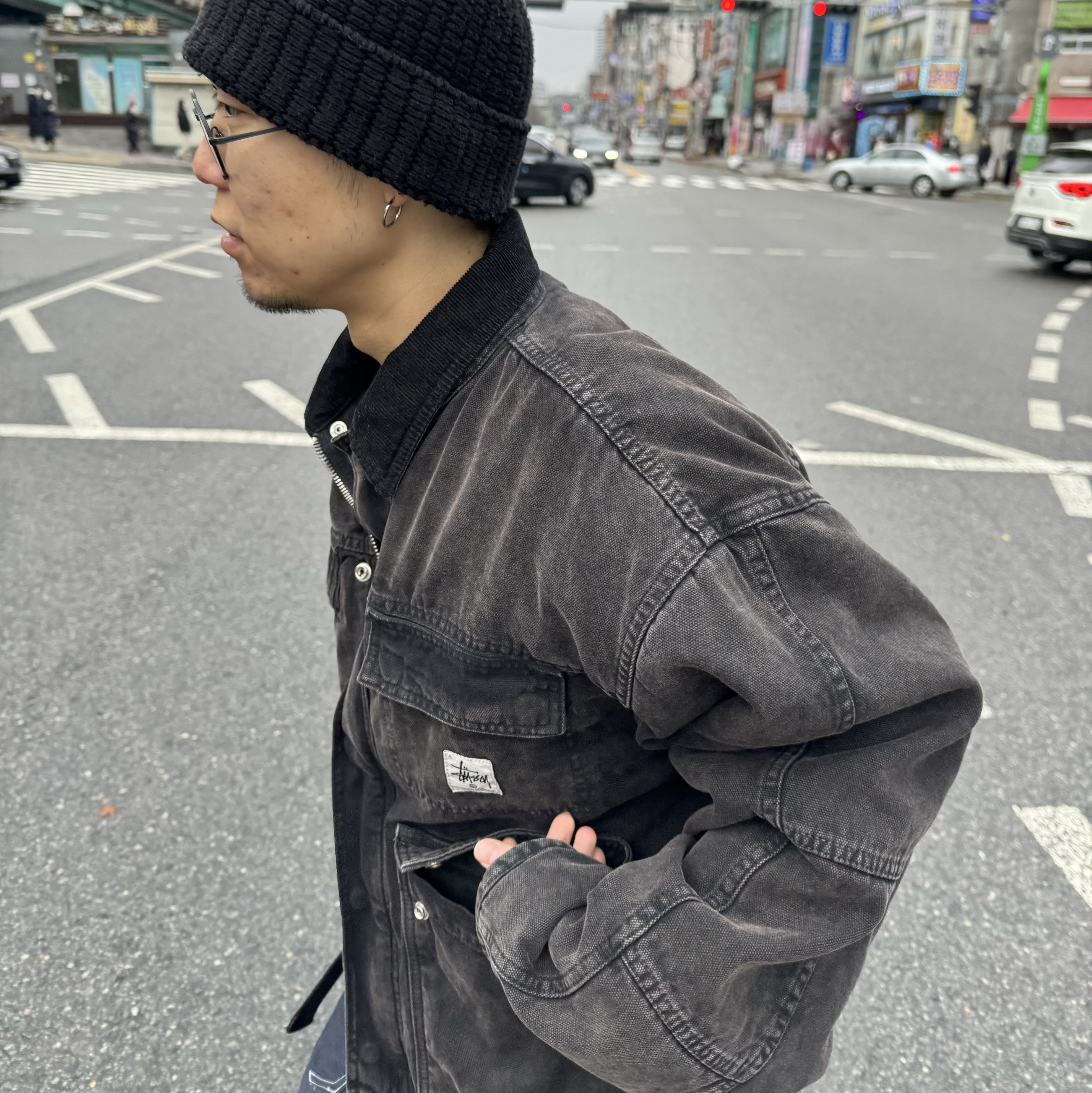 Stussy Washed Canvas Shop Jacket Black, Supreme Webbing Keychain Red - 23SS 착용 스타일 - 2