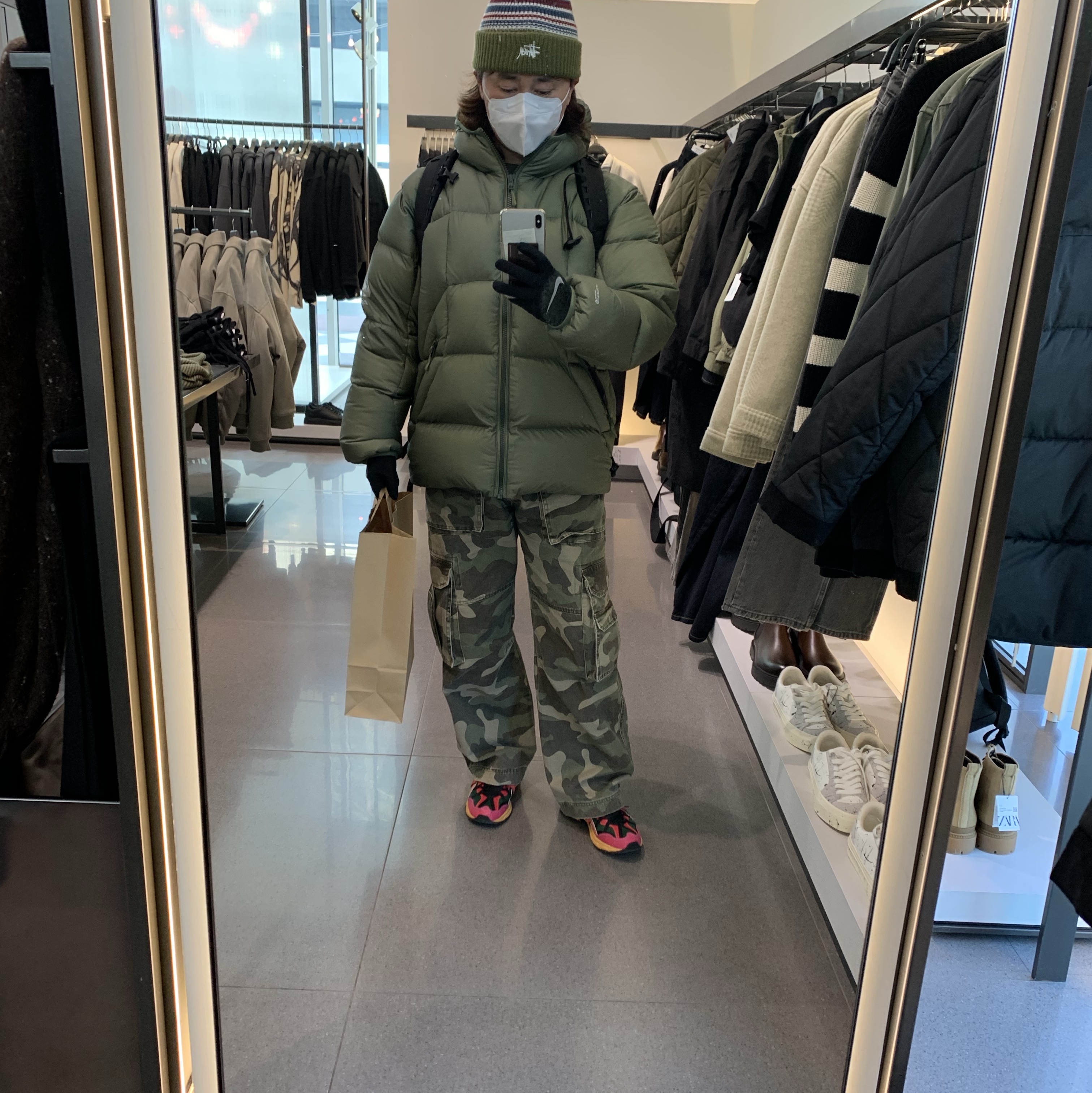 Palace Pertex Frost Balaclava Puffa Olive - 22FW, Arc'teryx Beta LT Jacket Phenom 착용 스타일