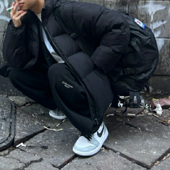 Undermycar Mu.03 Anti Fxxking Logo Play Oversized Sweat Jogger Black, Jordan 1 Mid Light Smoke Grey 착용 스타일 - 2