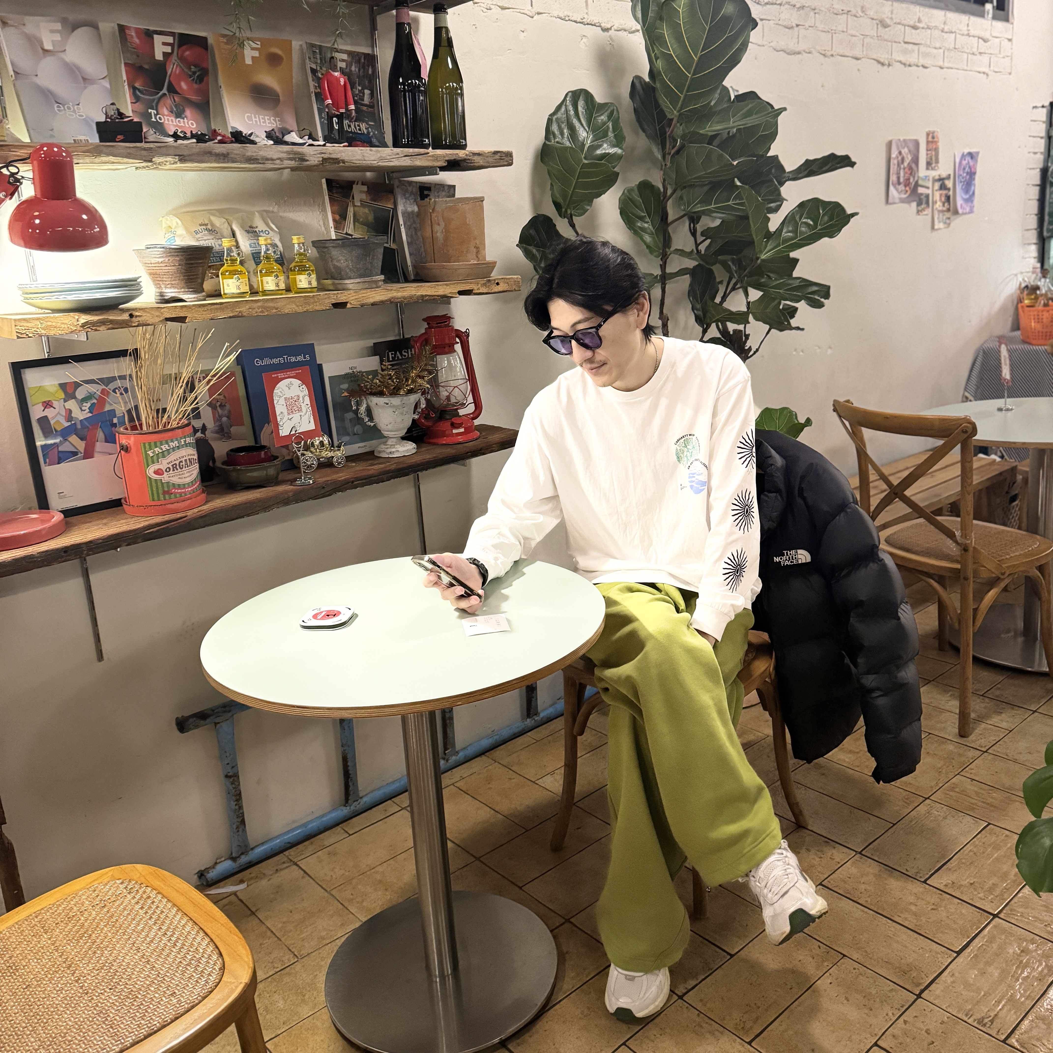 Nike V2K Run White Fir, The North Face 1996 Eco Nuptse Jacket Black 착용 스타일