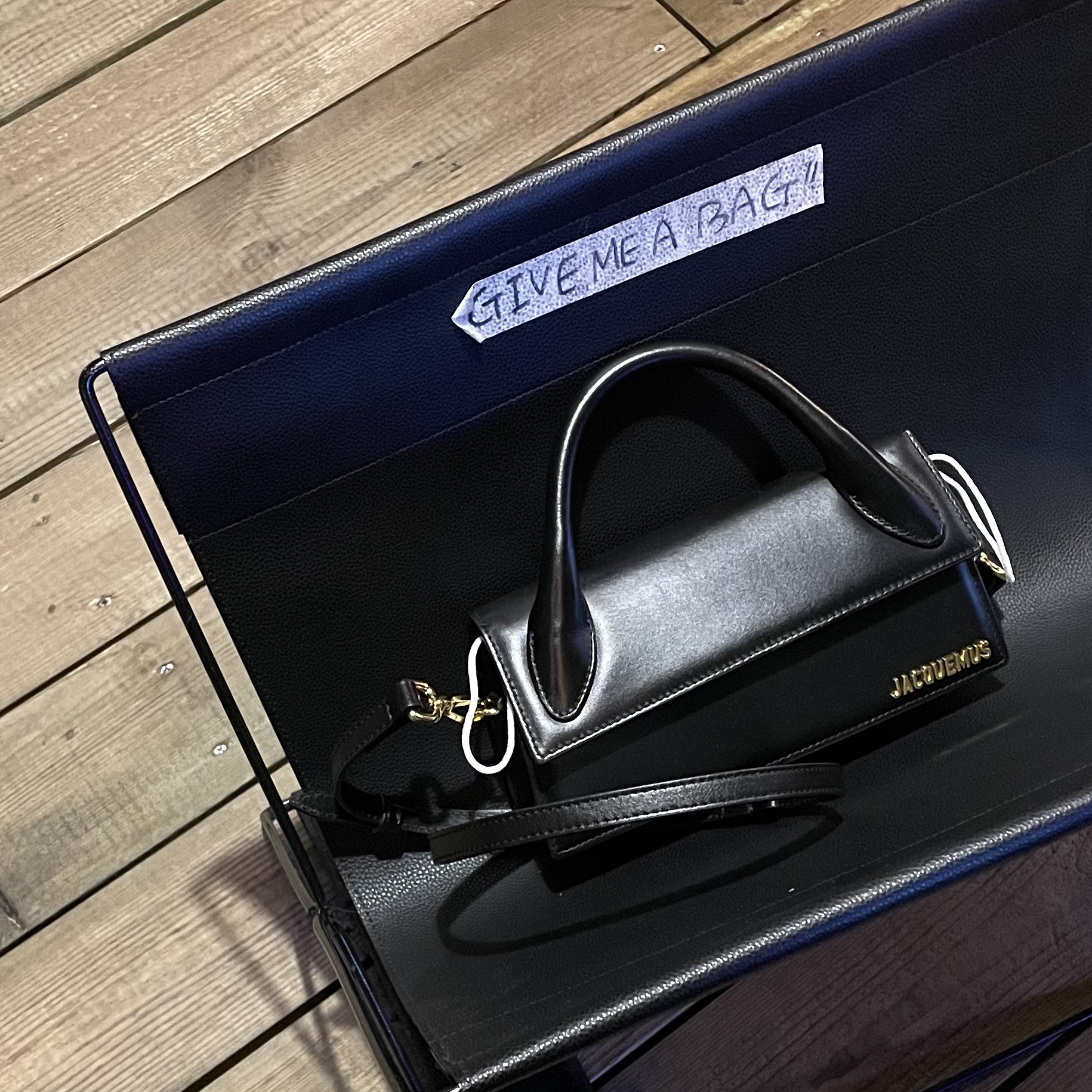 Jacquemus Le Chiquito Long Leather Handbag Black Silver 착용 스타일 - 2