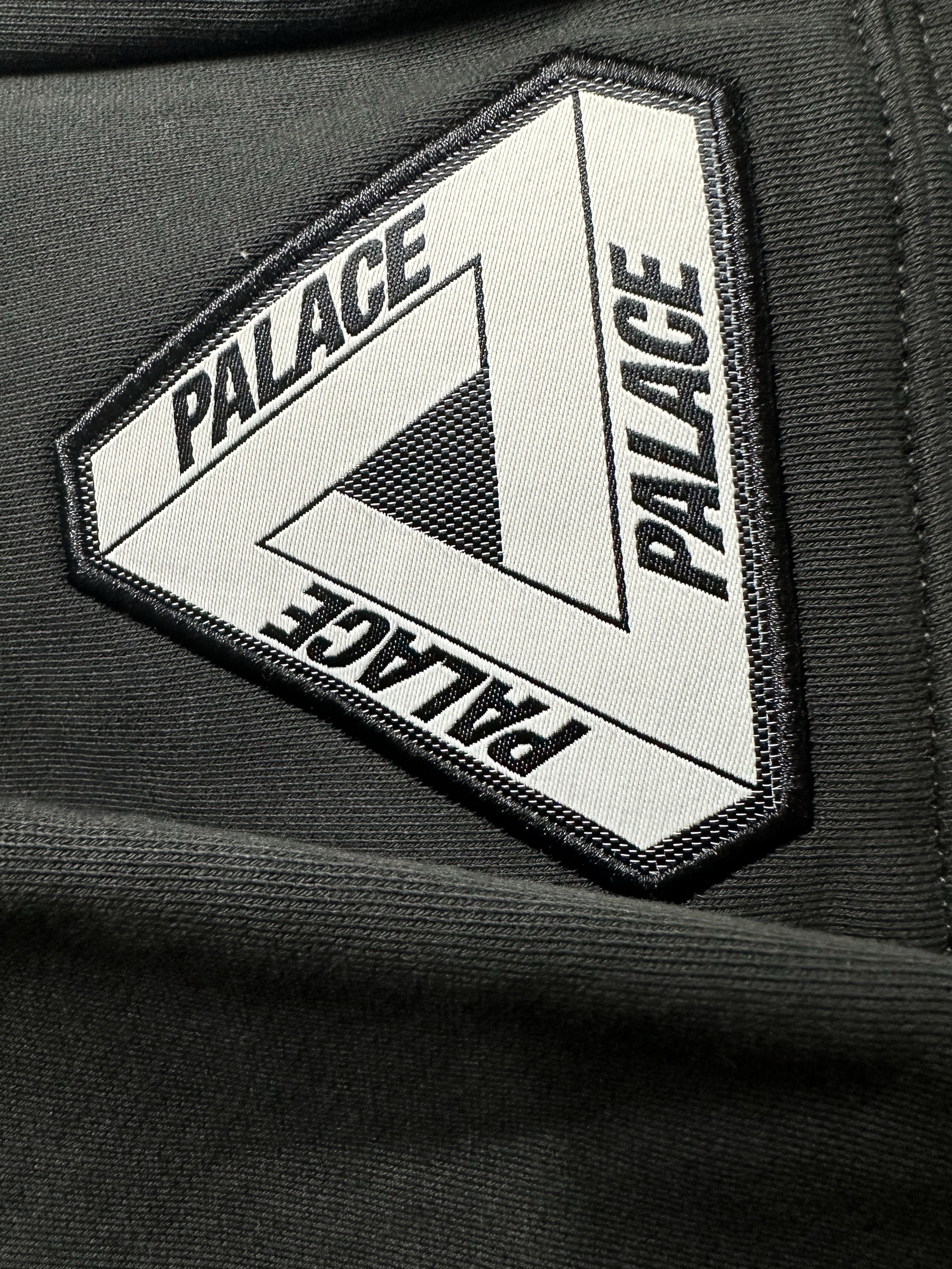 Palace Tri Pocket Jogger Black - 23SS 착용 스타일 - 1