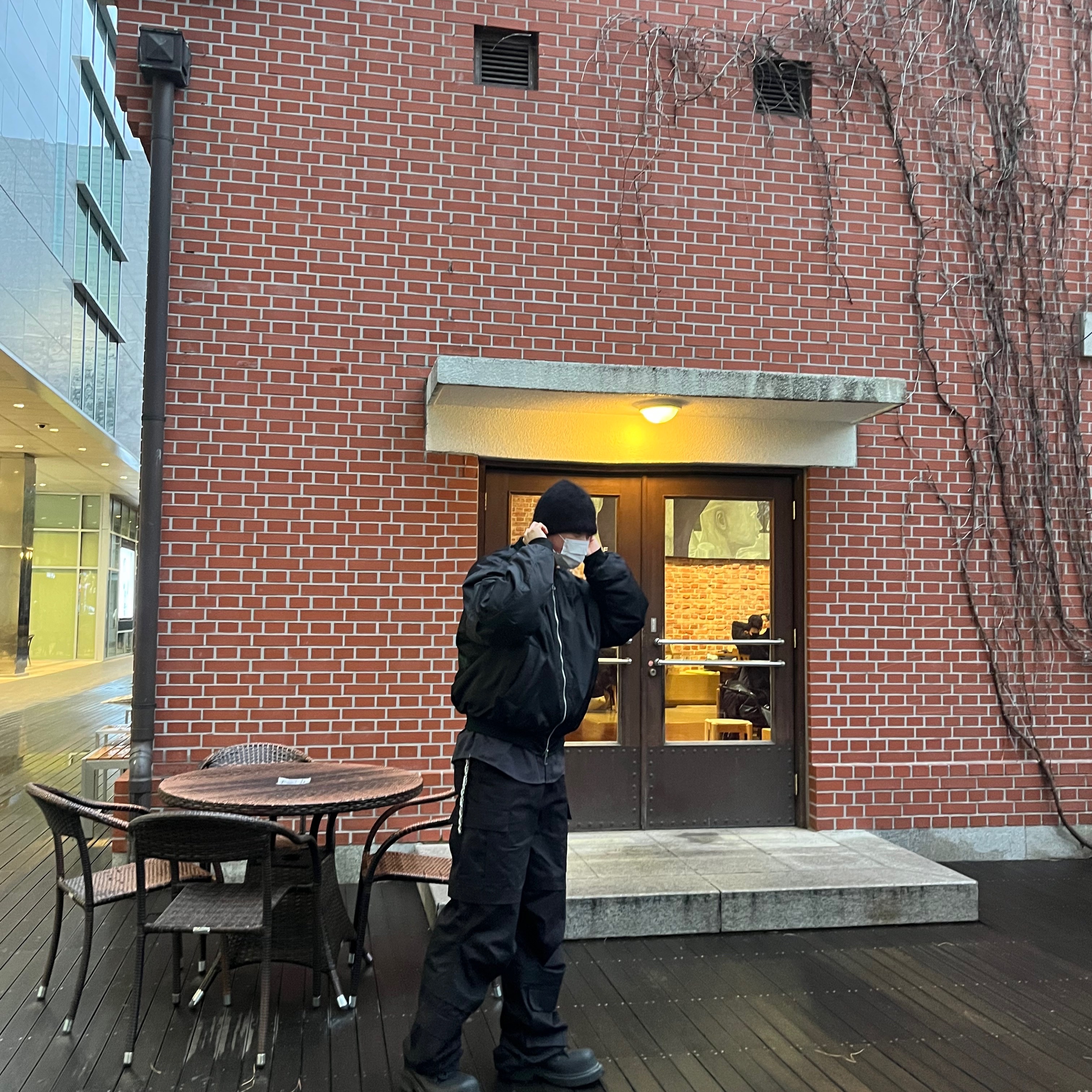 Awende Rordpanel Cargo Pants Black 착용 스타일 - 1