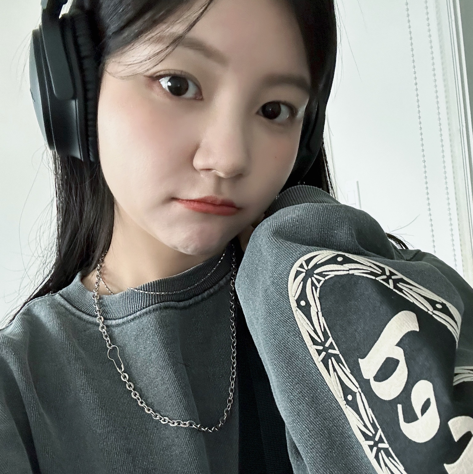 보스 QC 울트라 블랙 (국내 정식 발매 제품), 살로몬 XT-4 블랙 실버 메탈릭 착용 스타일 - 2