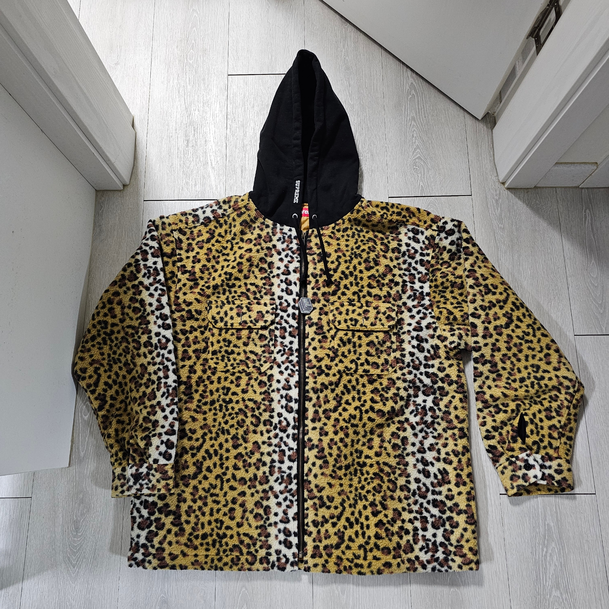 Supreme Fleece Zip Up Hooded Shirt Brown Leopard - 23FW 착용 스타일 - 2