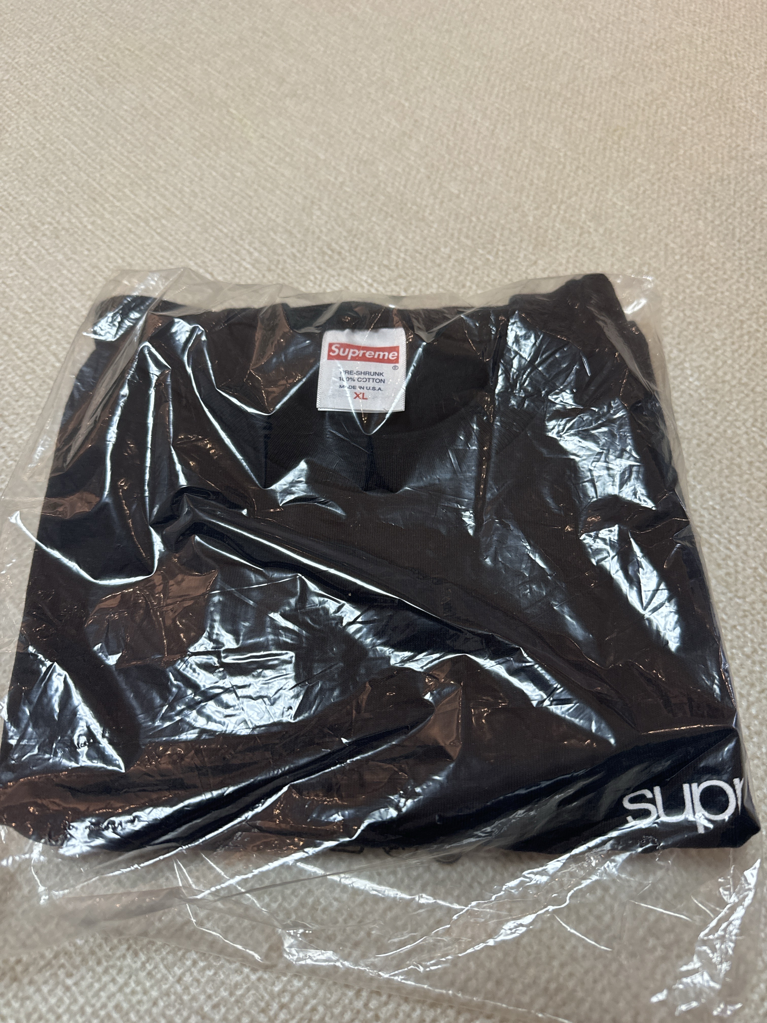 Supreme NYC T-Shirt Black - 23FW 착용 스타일