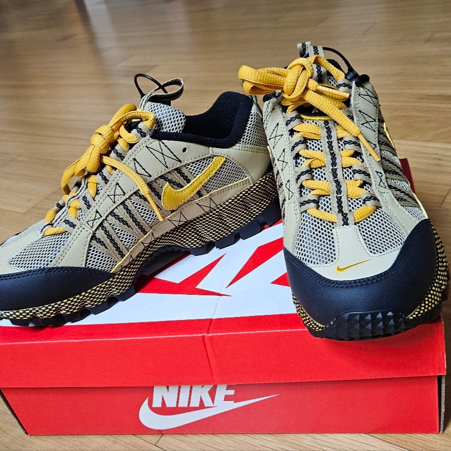 Nike Air Humara Wheat Grass 착용 스타일