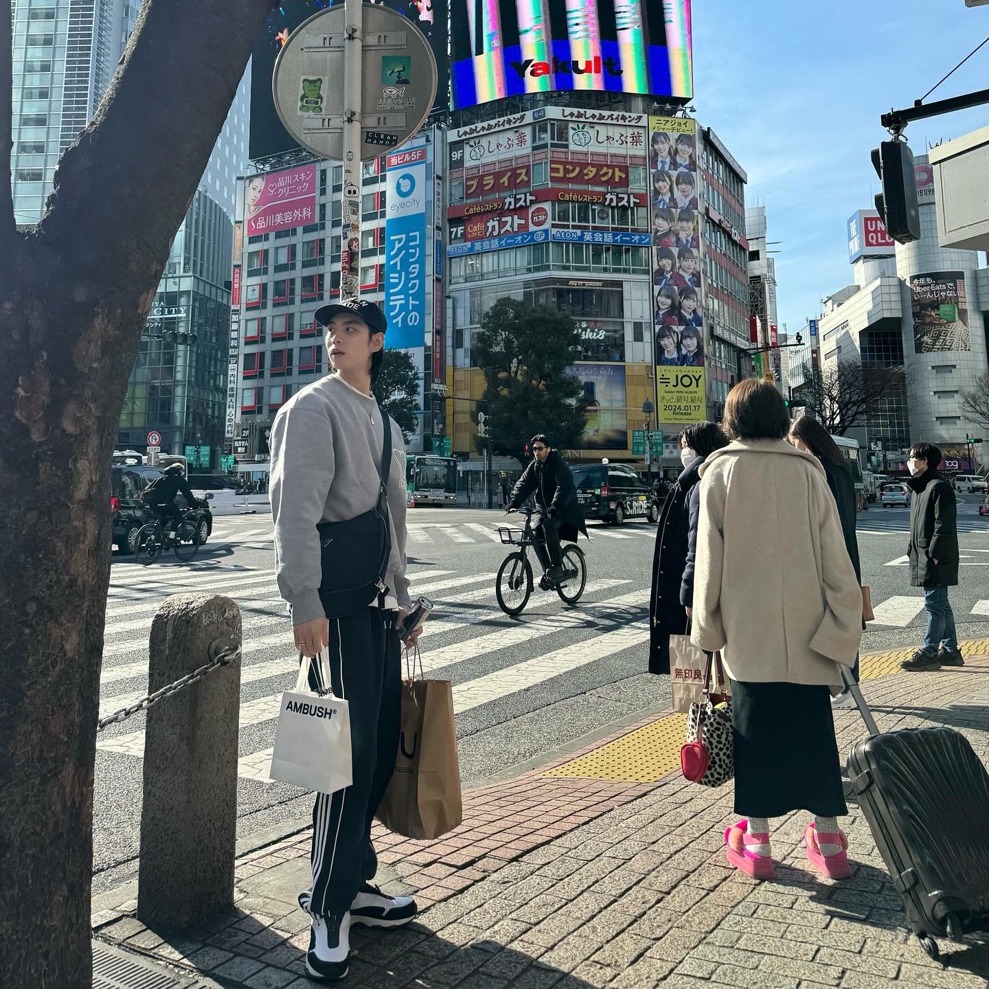 Nike x Comme des Garcons Homme Plus Air Max Sunder SP White Black, AMI de Coeur Sweatshirt Heather Grey - 20FW 착용 스타일
