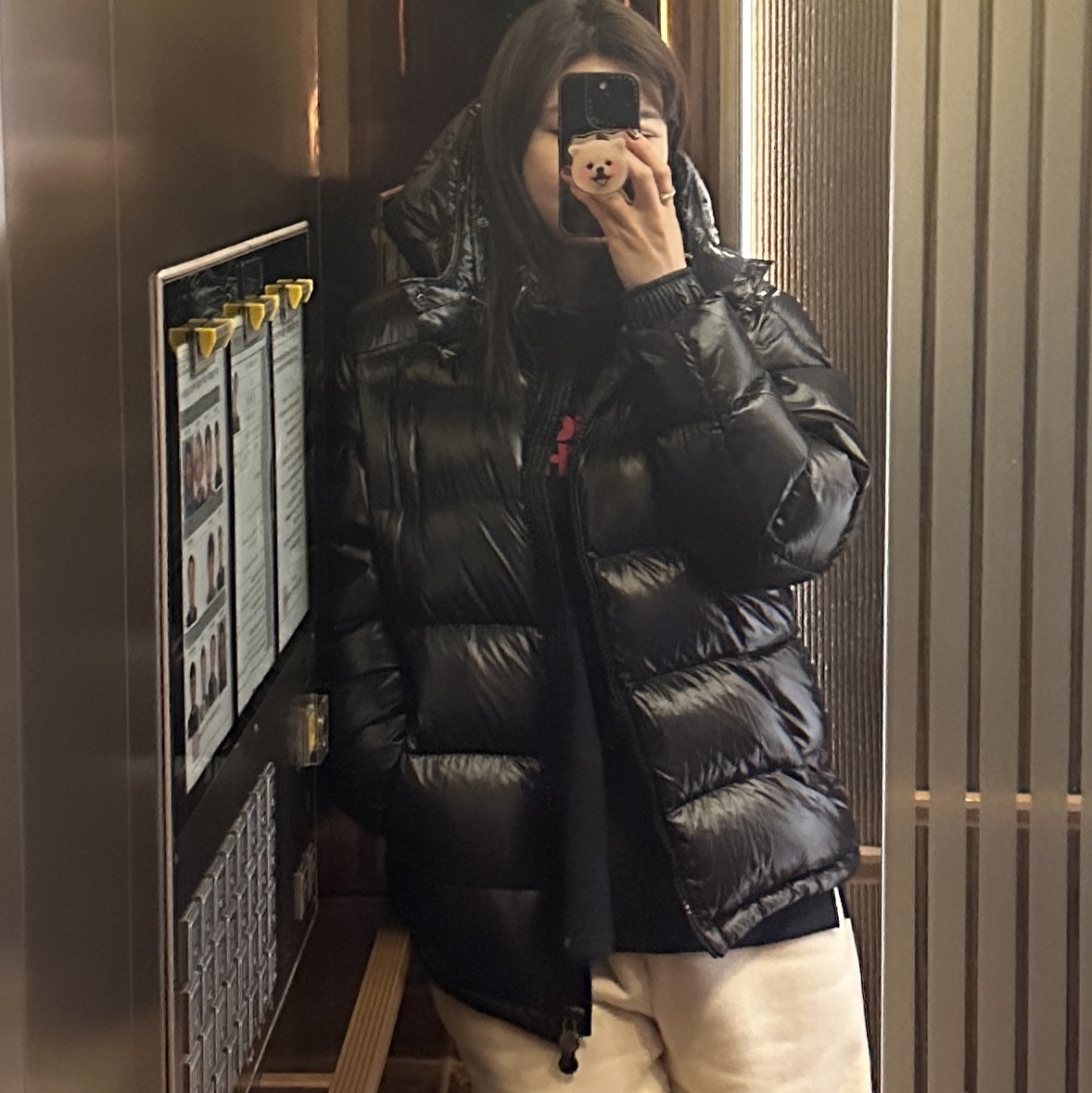 Moncler Maya Short Down Jacket Black - 22FW 착용 스타일 - 3