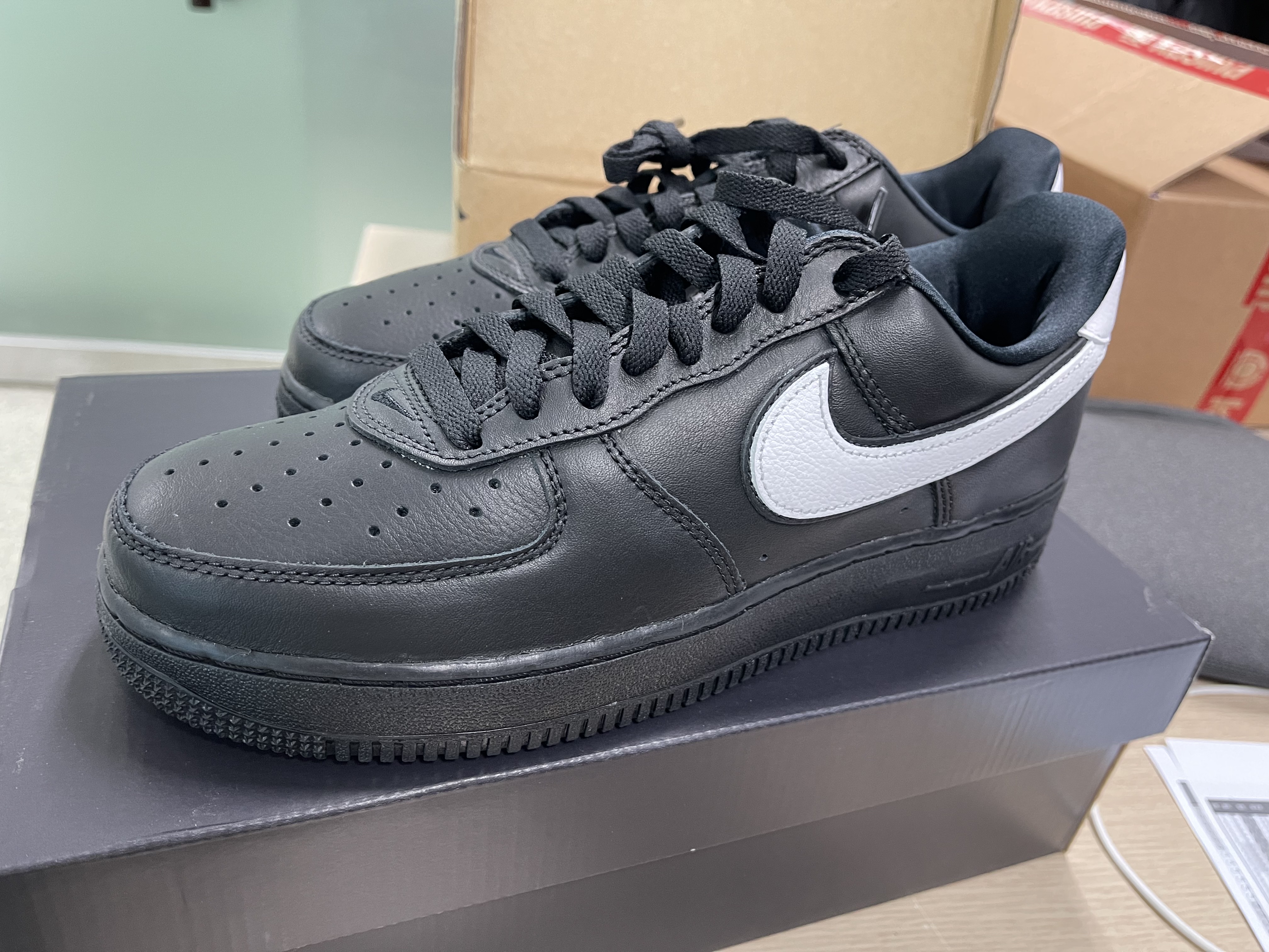 Nike Air Force 1 Low QS Black White 착용 스타일