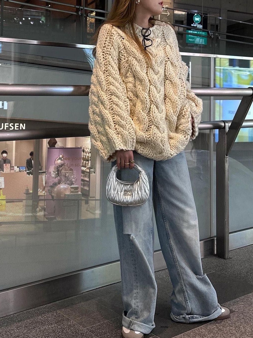 BY RANG Cable Wool Cashmere Sweater Ivory, Supreme Applique Cable Knit Sweater Ivory - 23FW 착용 스타일 - 2