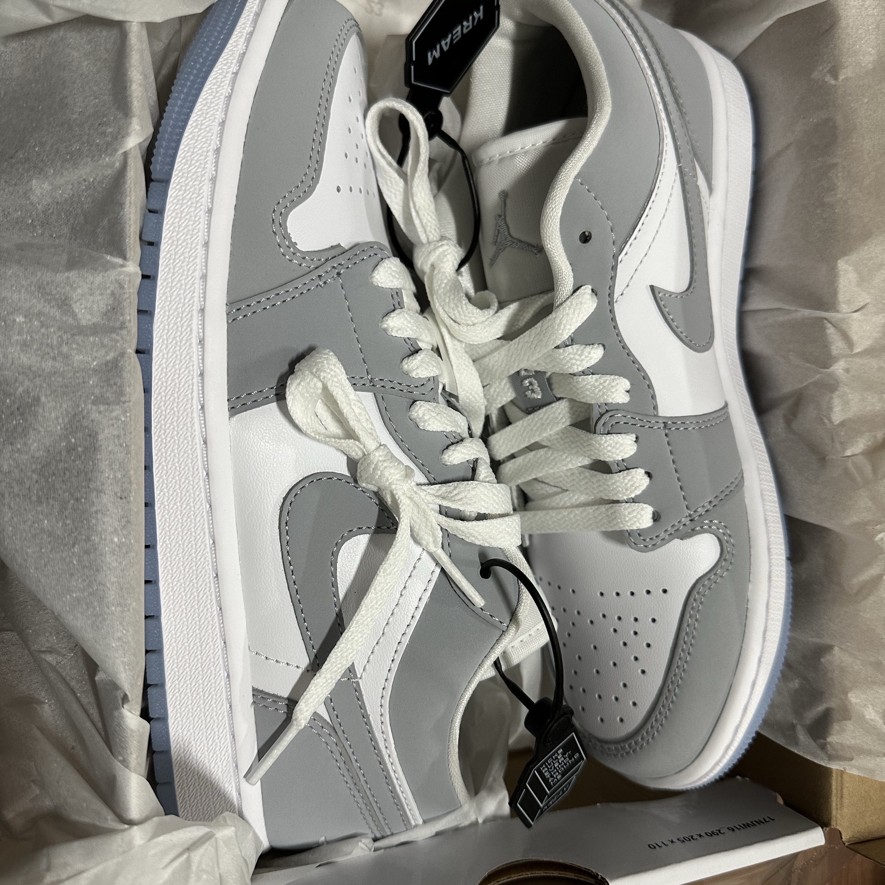 (W) Jordan 1 Low White Wolf Grey 착용 스타일