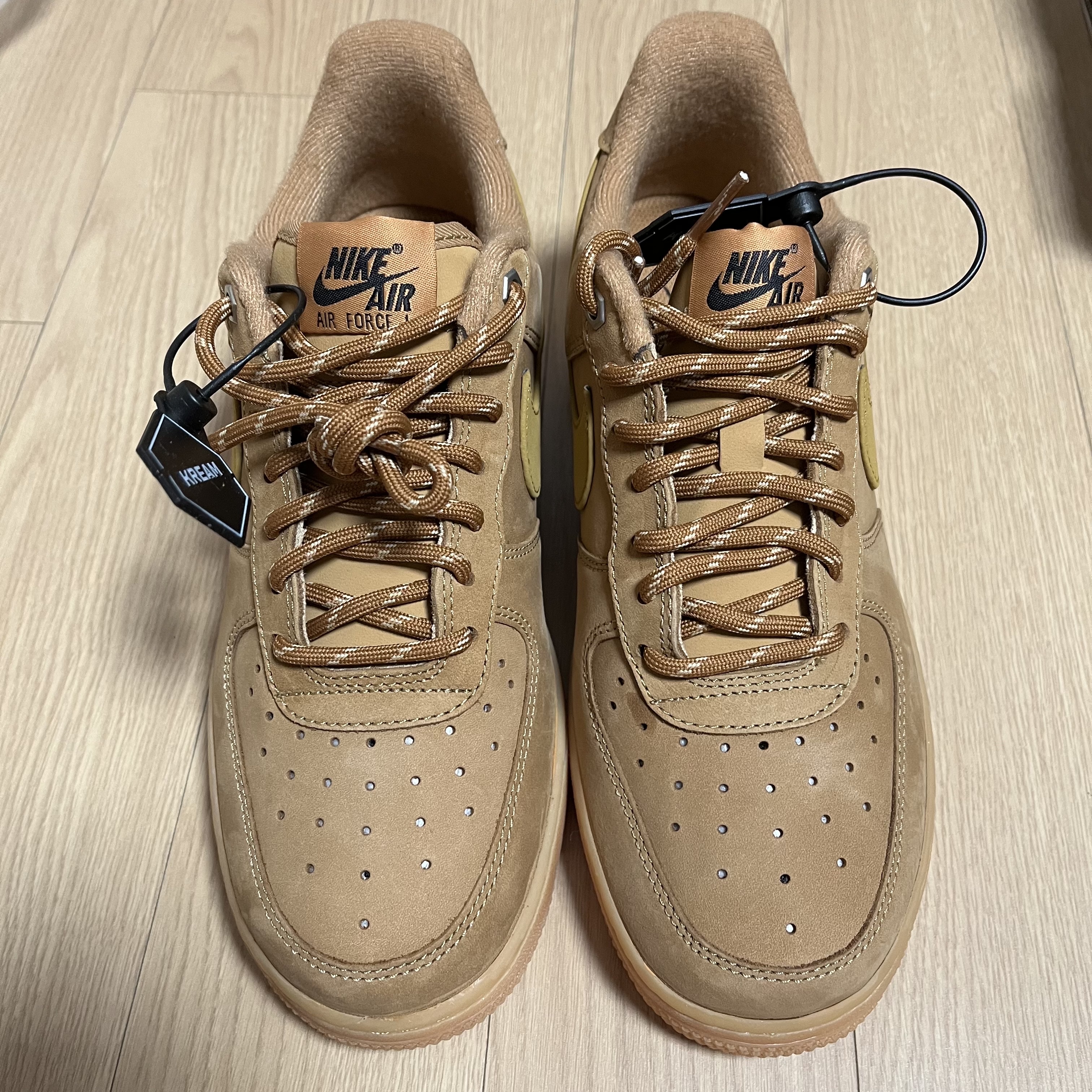 Nike Air Force 1 '07 WB Flax 착용 스타일