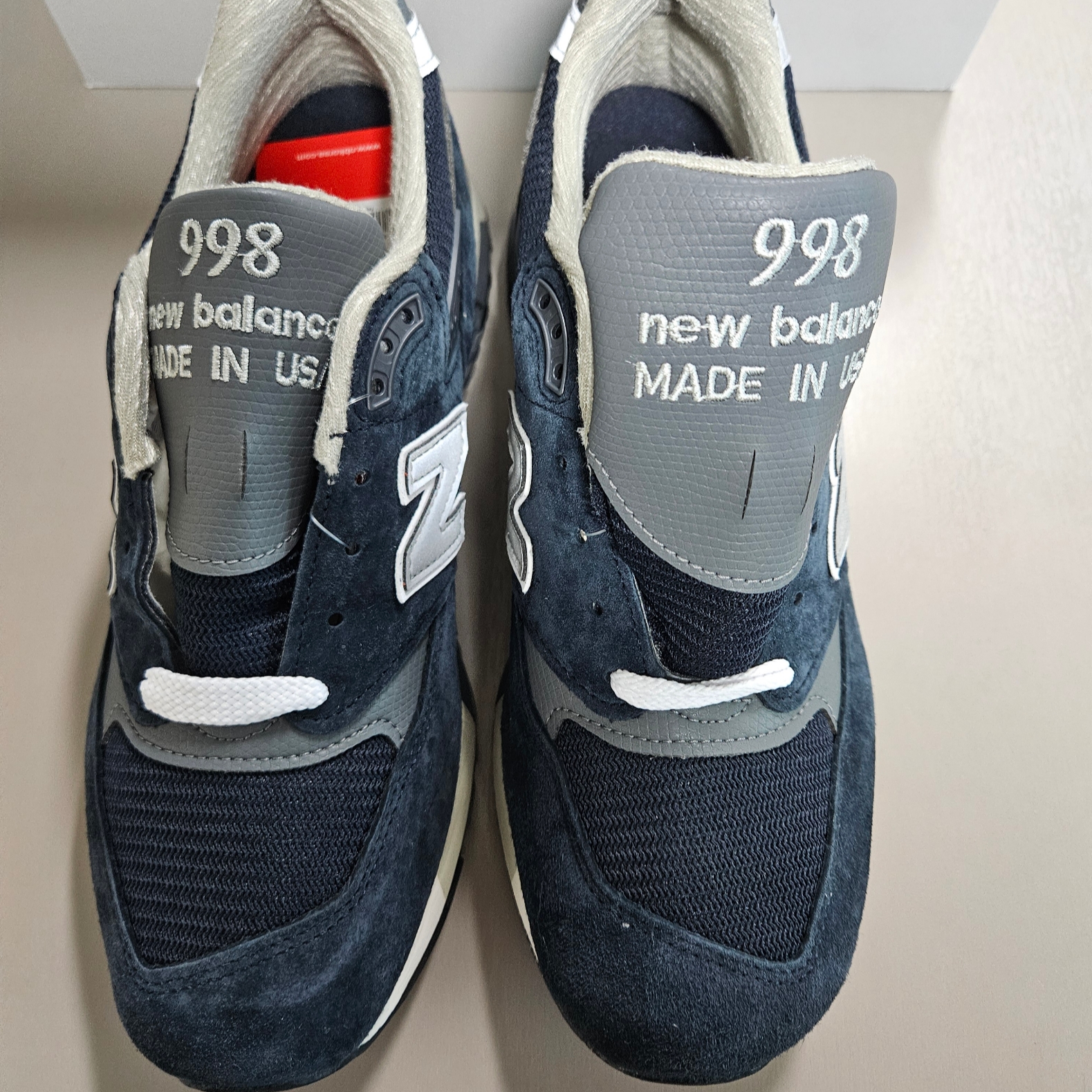 New Balance 998 Made in USA Navy Grey 착용 스타일 - 4