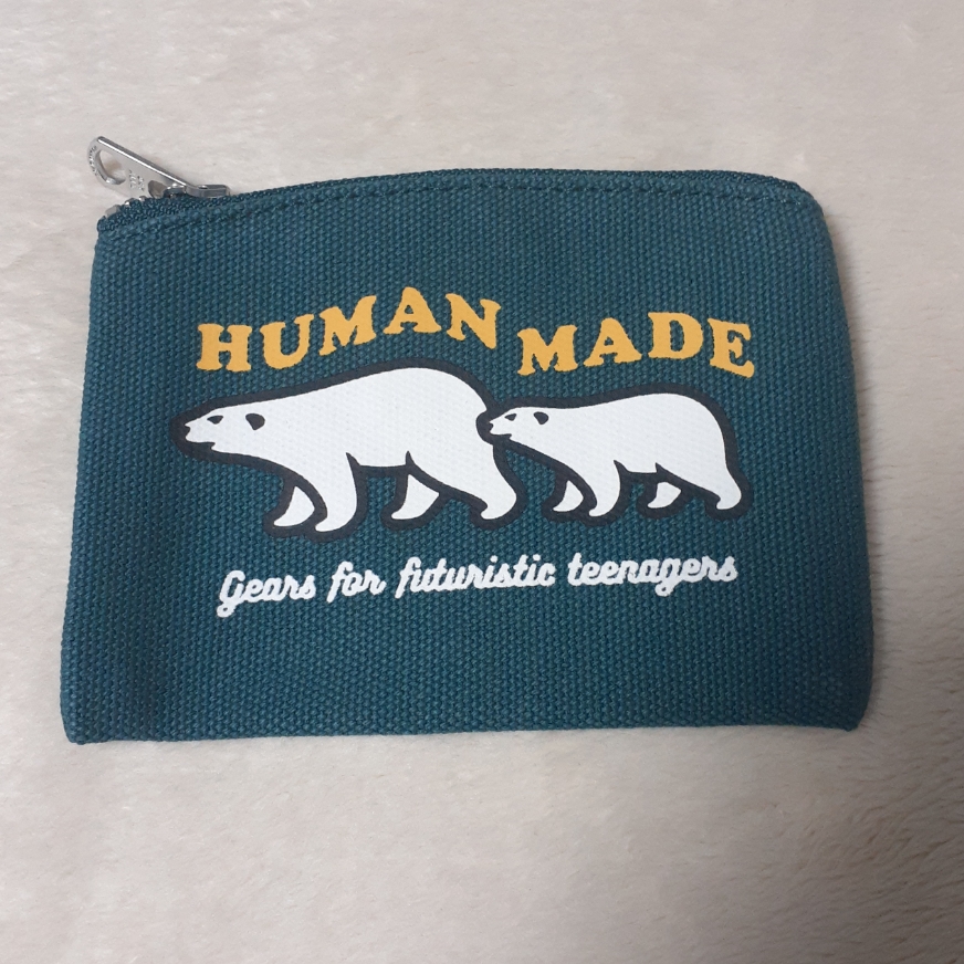 Human Made Card Case Green 착용 스타일 - 1