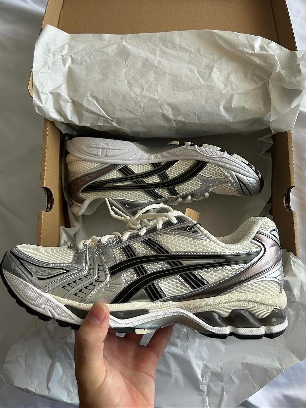 Asics x Naked Gel-1130 White Pure Silver, (W) Asics x Matin Kim Gel-Sonoma 15-50 Oasis Green Pure Silver 착용 스타일 - 4