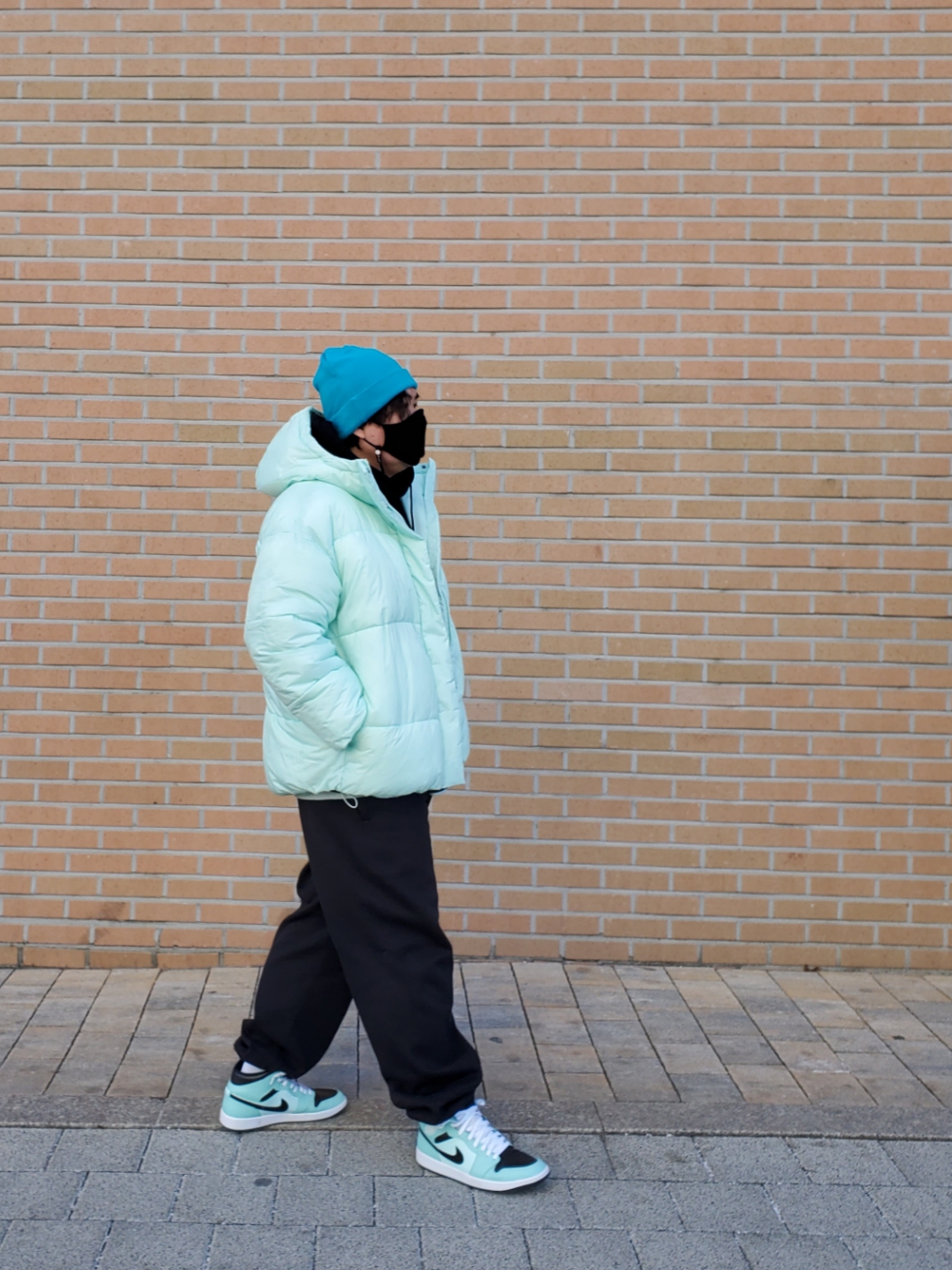 (W) Jordan 1 Mid Teal Tint, (W) Nike NRG Solo Swoosh Fleece Pants Black White - US/EU 착용 스타일 - 2