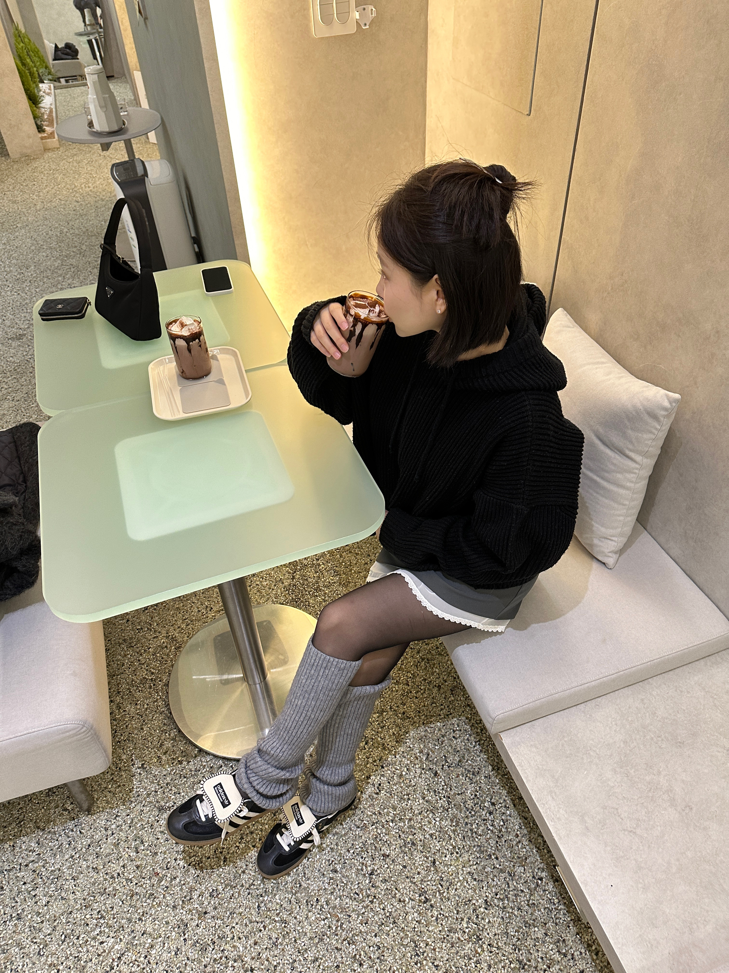 Adidas x Wales Bonner Pony Tonal Samba Core Black Cream White, Prada Re-Edition 2005 Re-Nylon Mini Hobo Bag Black 착용 스타일 - 1