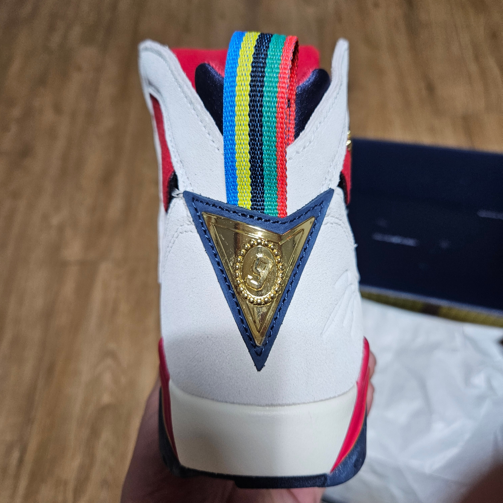Jordan 7 x Trophy Room Retro SP True Red and Obsidian 착용 스타일 - 4
