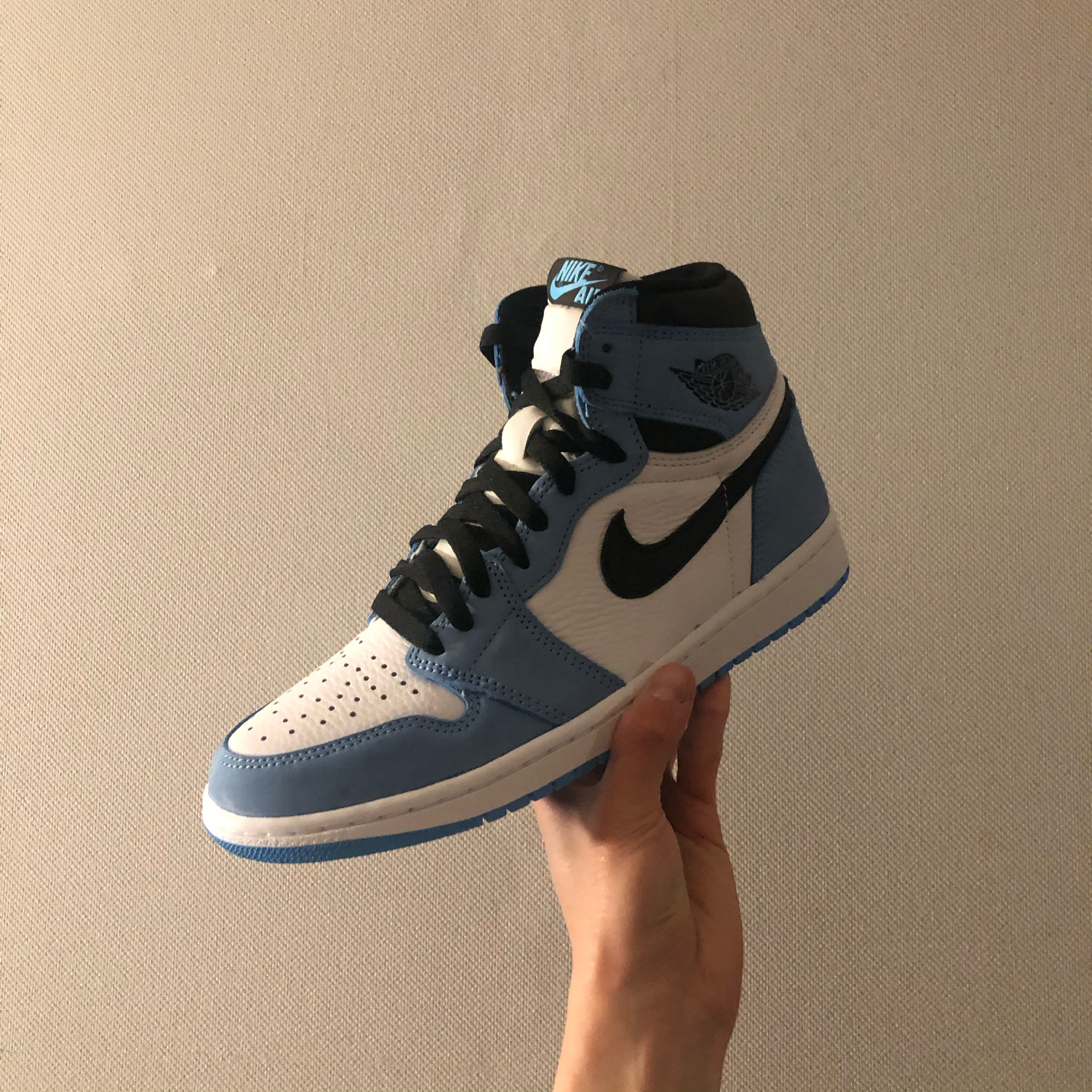 Jordan 1 Retro High OG University Blue 착용 스타일