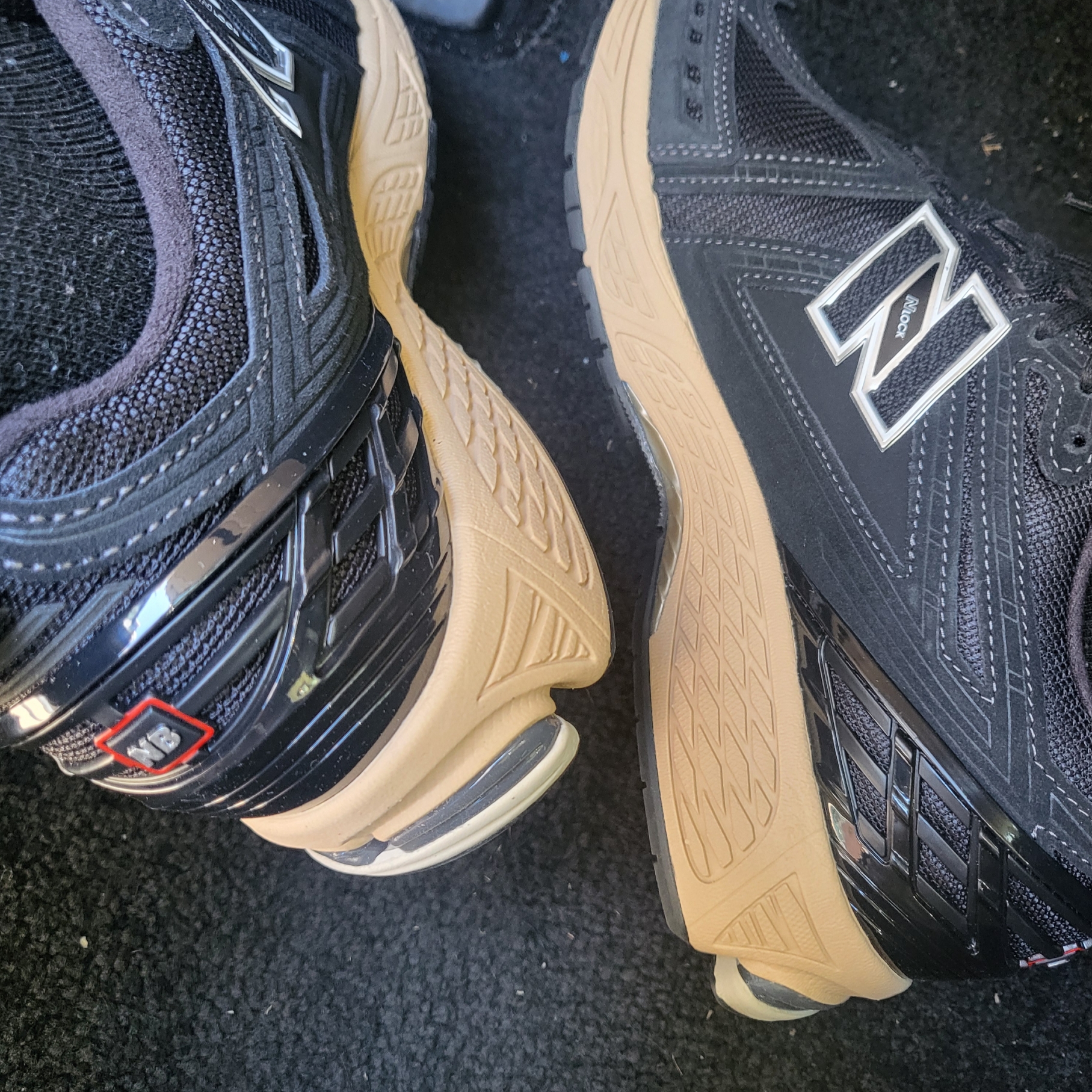 New Balance 1906R Black Taos Taupe 착용 스타일