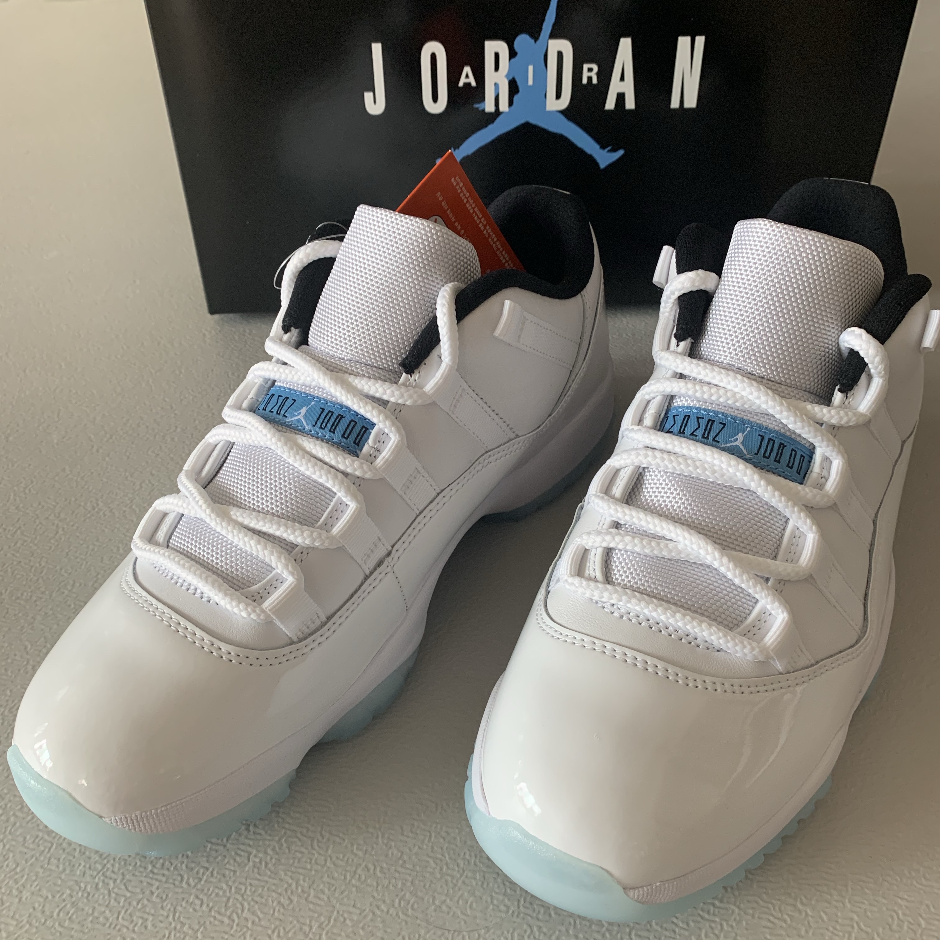 Jordan 11 Retro Low Legend Blue 착용 스타일