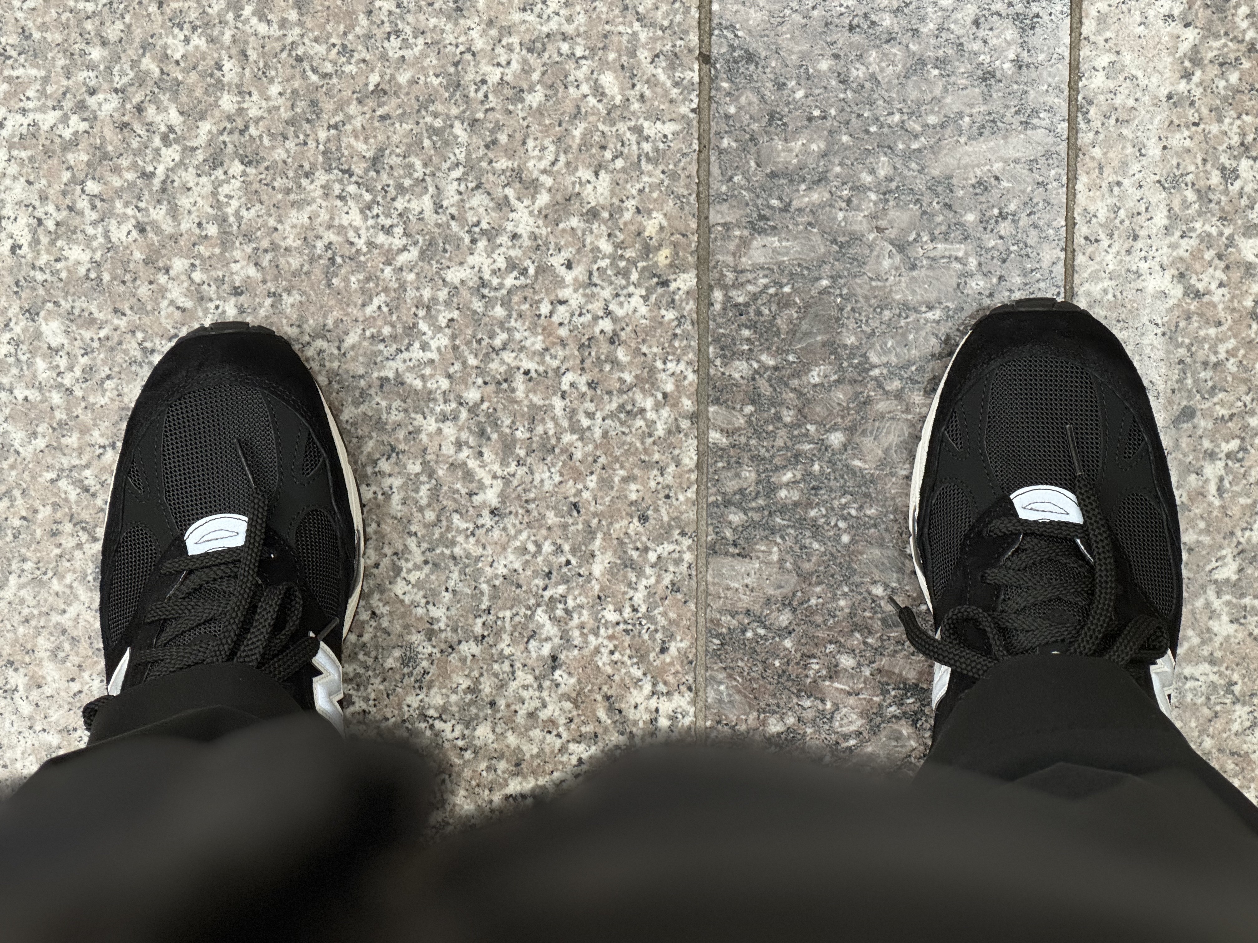 New Balance 991 Made in UK Black Grey, Ten C Artic Down Parka Black 착용 스타일