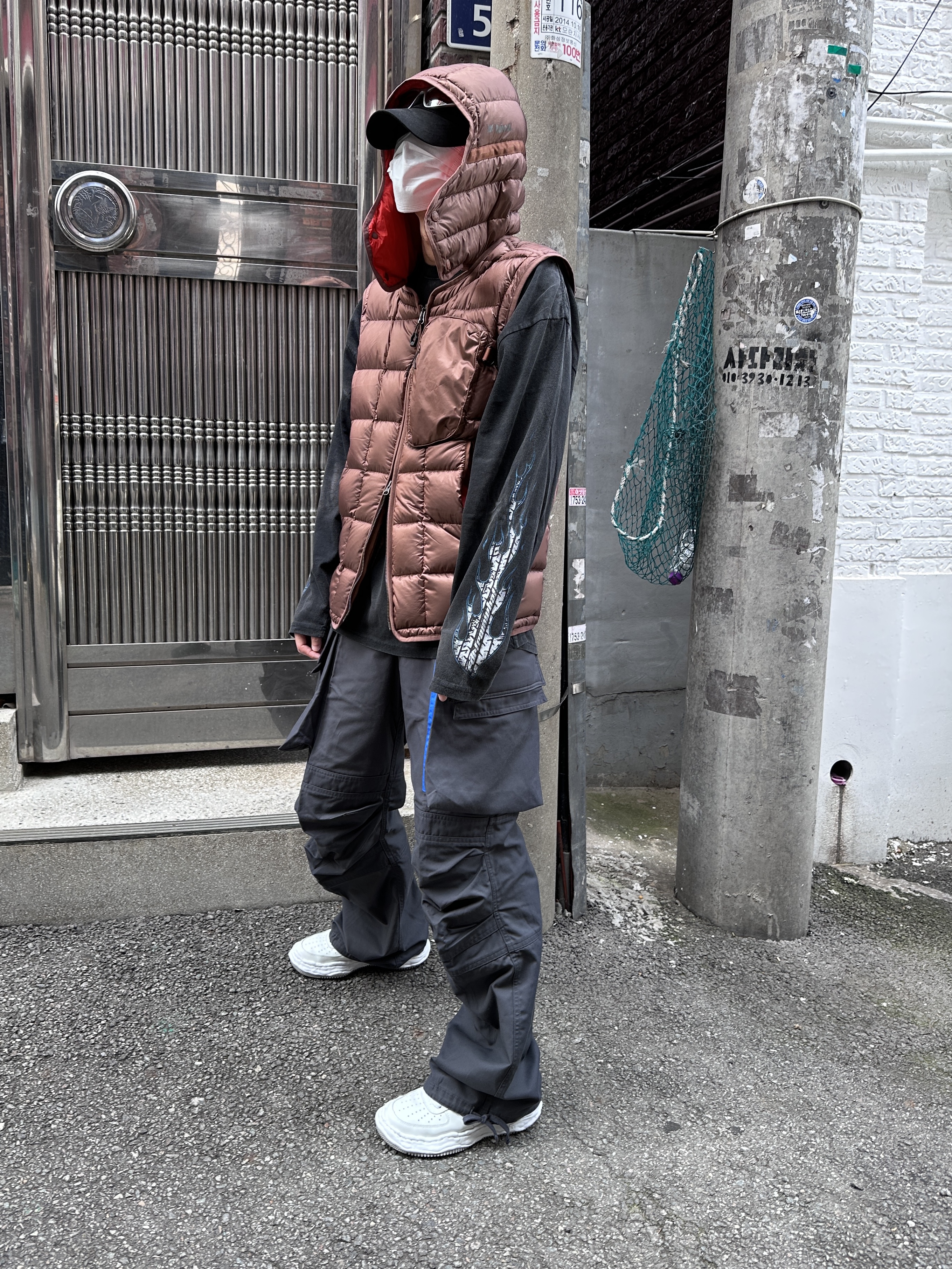Farfromwhat Far Washed Flame Long Sleeve Black, Maison Mihara Yasuhiro Wayne OG Sole Leather Low-top Sneakers White 착용 스타일 - 3