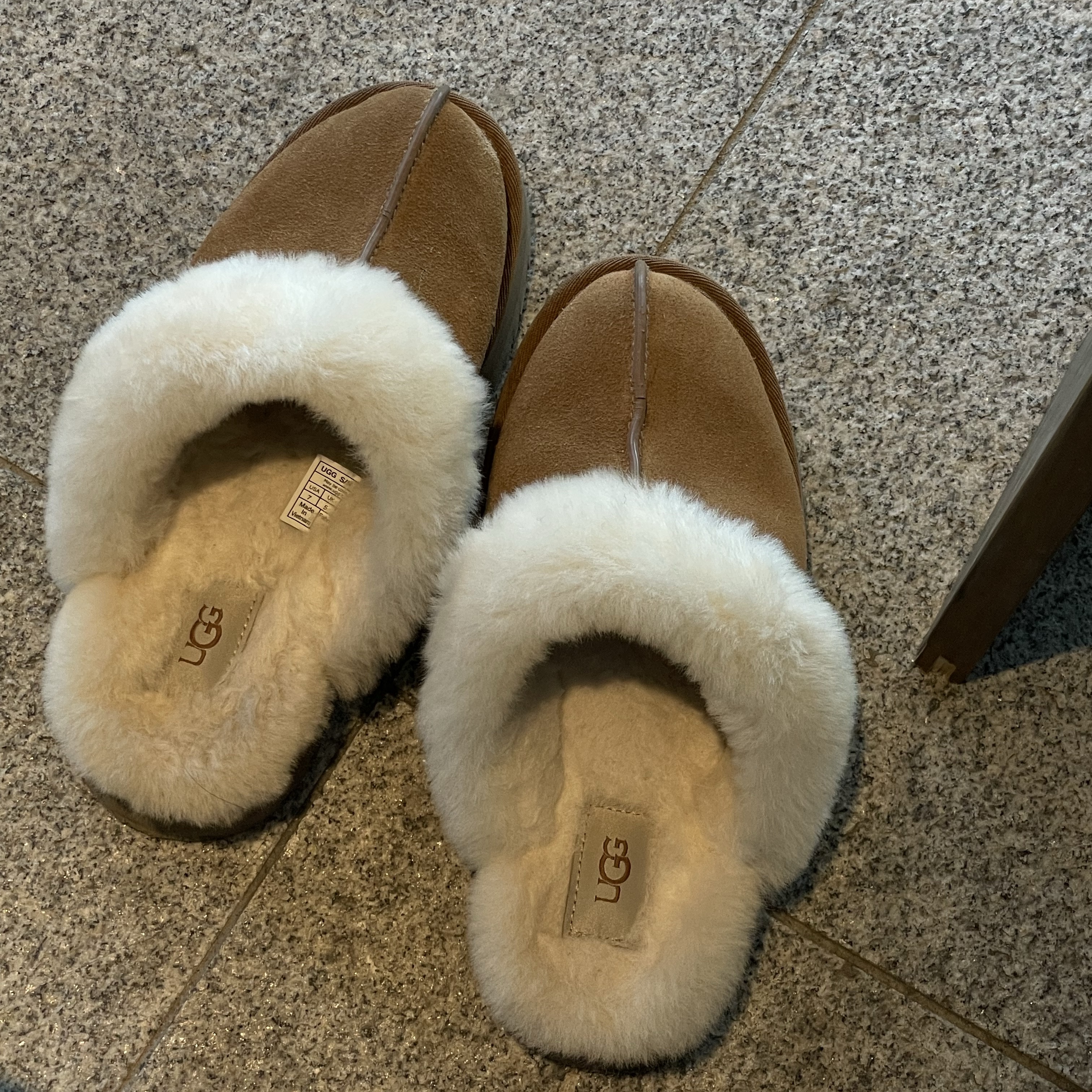 (W) UGG Disquette Slipper Chestnut 착용 스타일