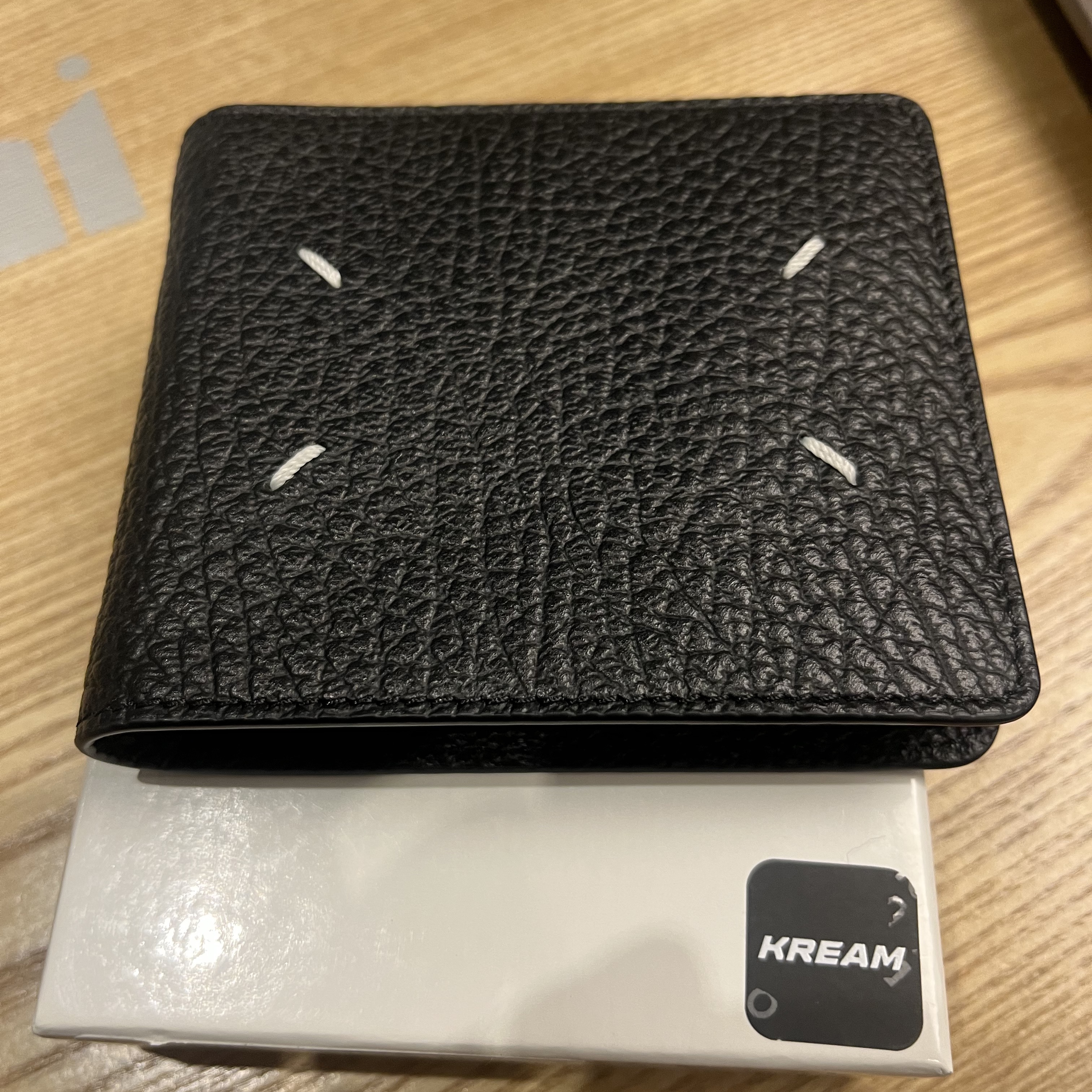 Maison Margiela Bi-Fold Wallet Black 착용 스타일