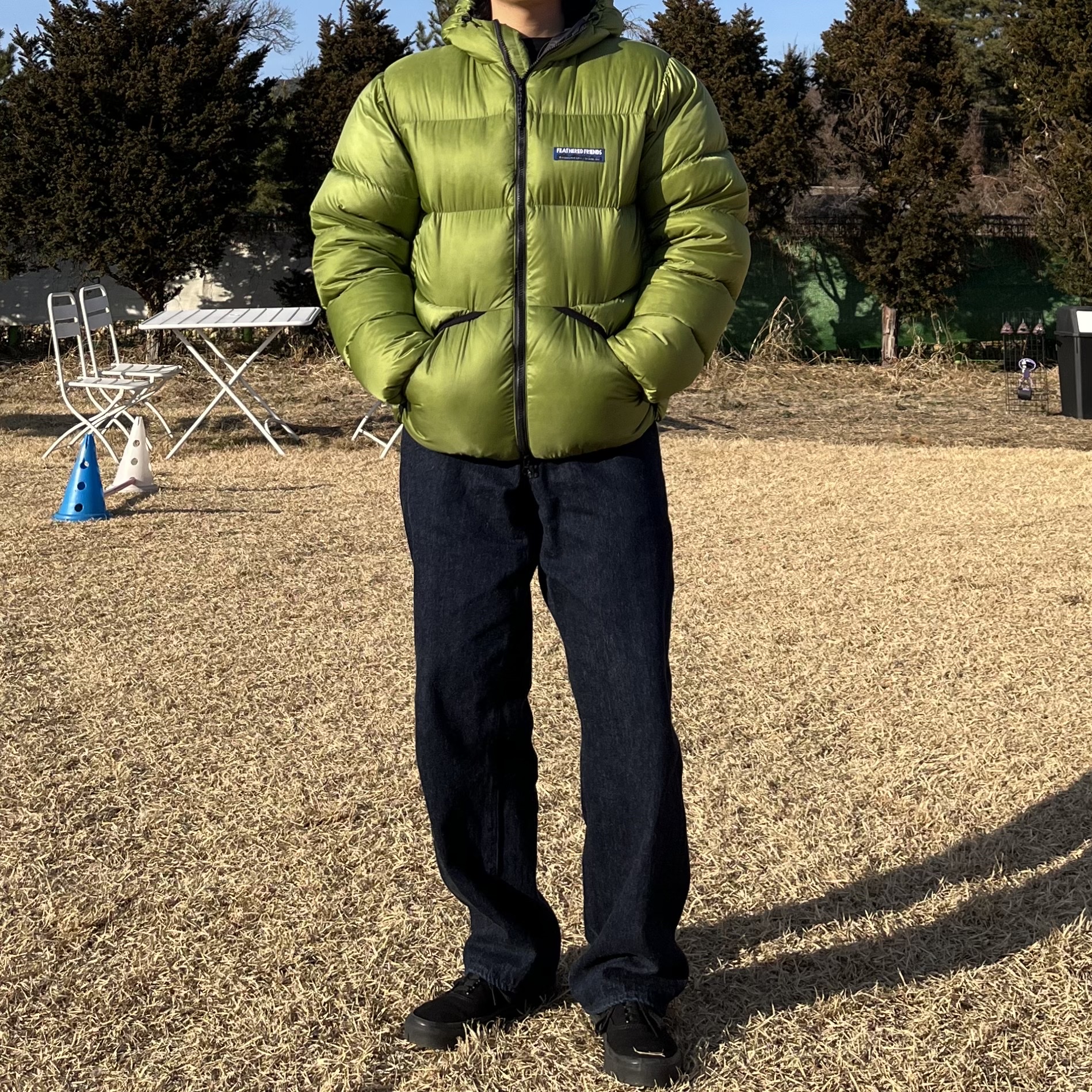 Comoli Denim Overpants Navy - 23SS, Feathered Friends Helios Hooded Down Jacket Grass 착용 스타일 - 1