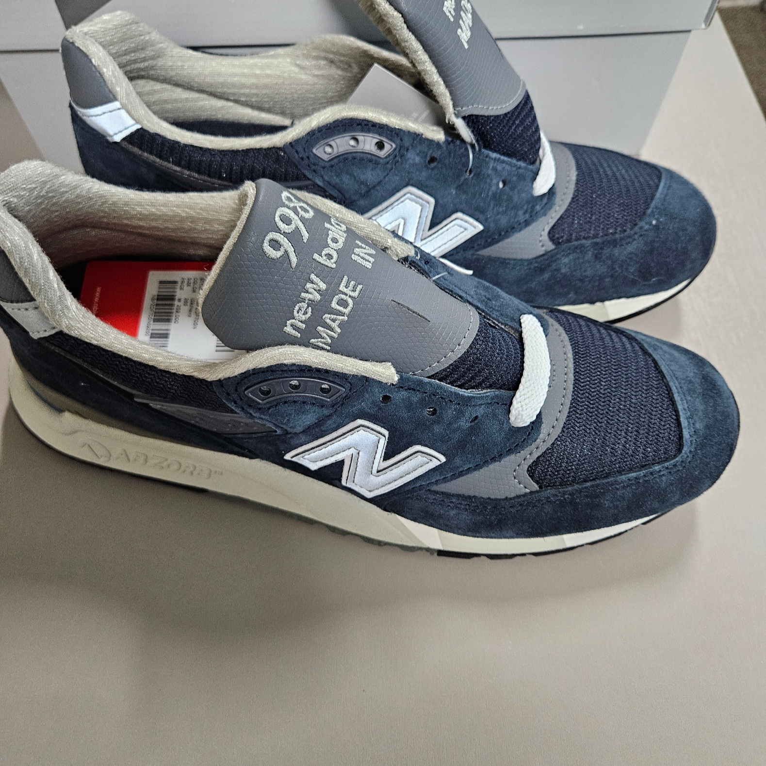 New Balance 998 Made in USA Navy Grey 착용 스타일 - 3