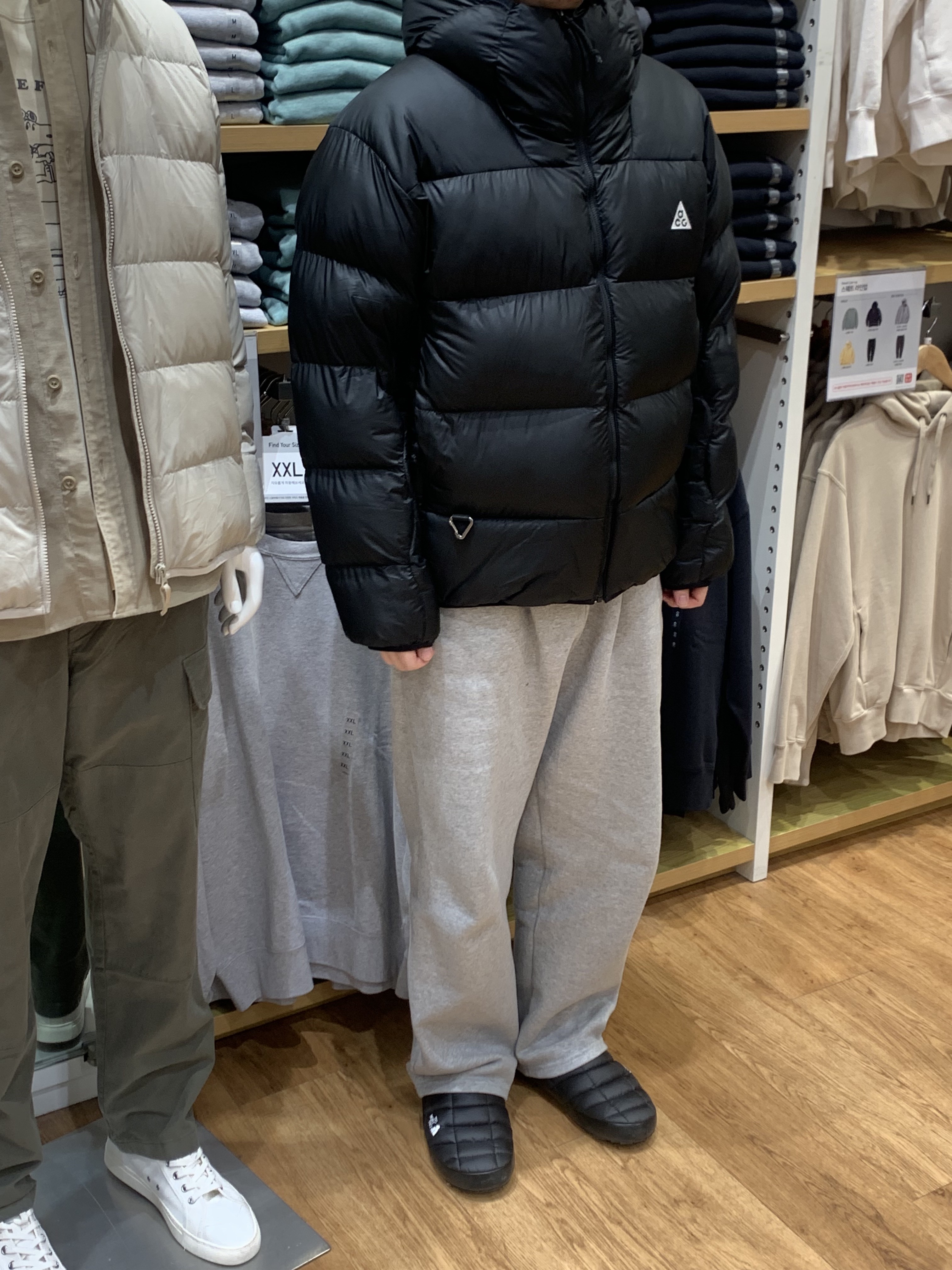Nike ACG Therma-Fit ADV Lunar Lake Puffer Jacket Black - Asia, The North Face Thermoball Traction Mule V Black 착용 스타일