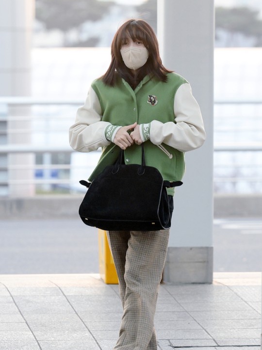 디올 x 데님 티어스 디올 티어스 블루종 레더 울 캐시미어 그린 착용 스타일